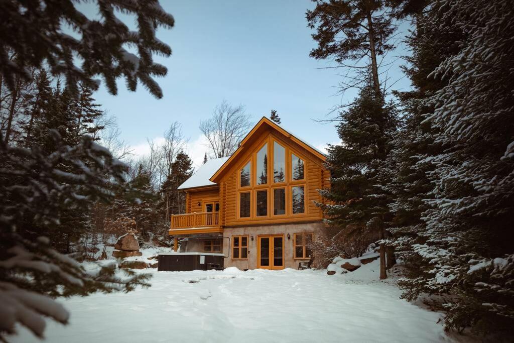 Chalet Blue Jay Spa at Fiddler's Lake