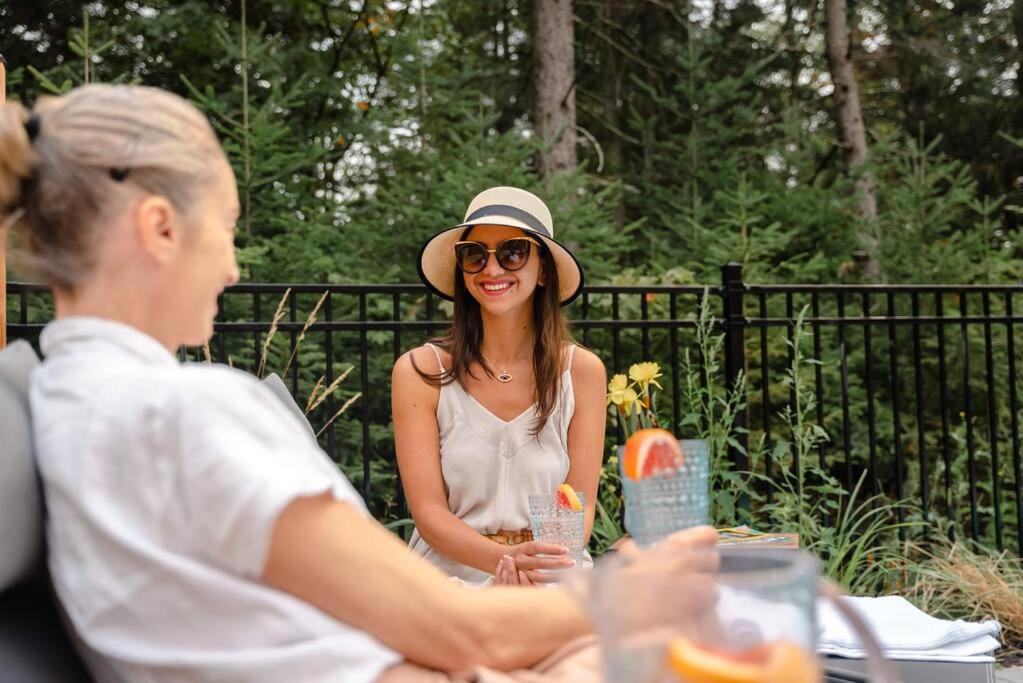 Chalet Blue Jay Spa at Fiddler's Lake