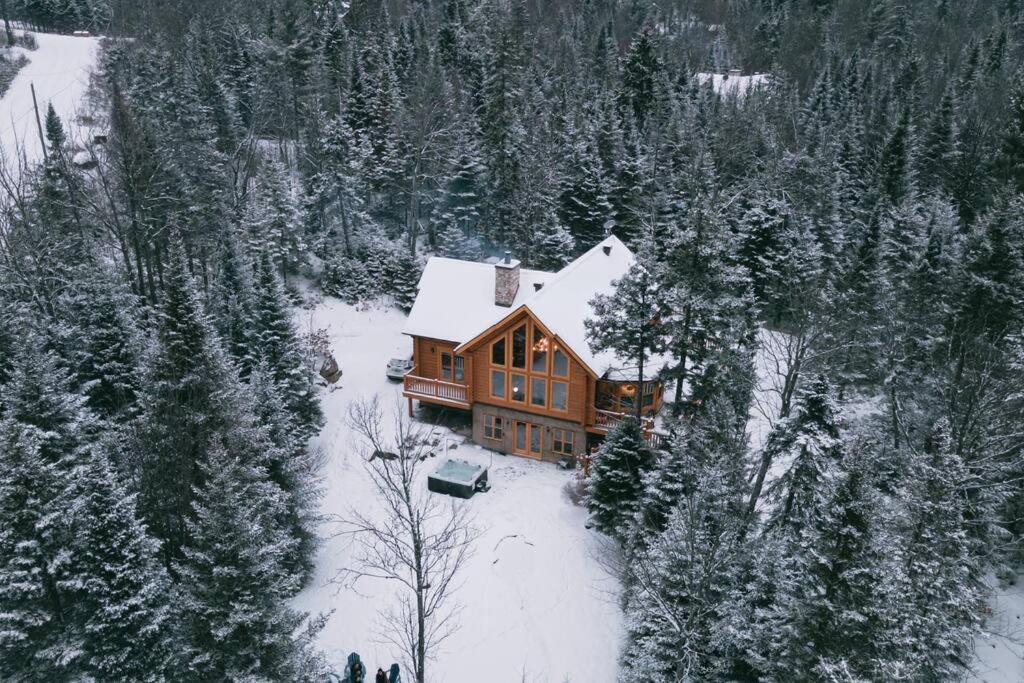 Chalet Blue Jay Spa at Fiddler's Lake