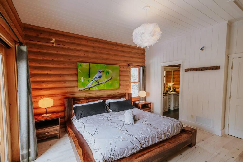 Chalet Blue Jay Spa at Fiddler's Lake