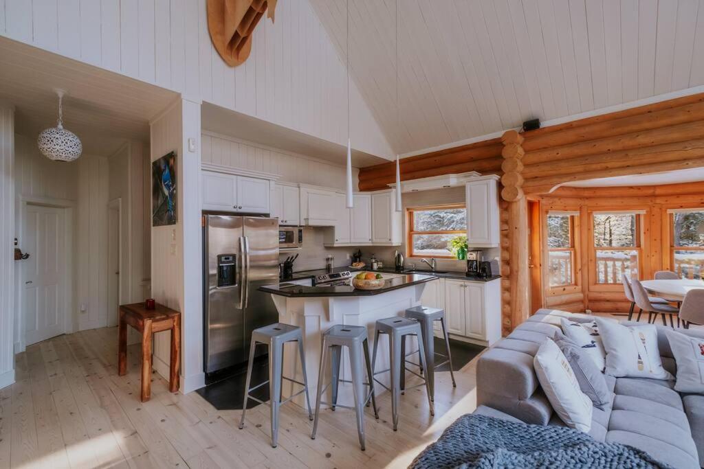 Chalet Blue Jay Spa at Fiddler's Lake