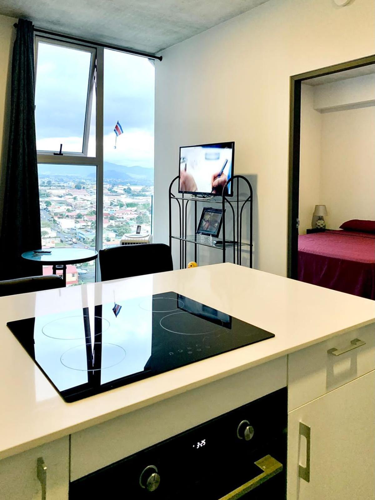 Único Apartamento en Nuevo y Moderno Condominio