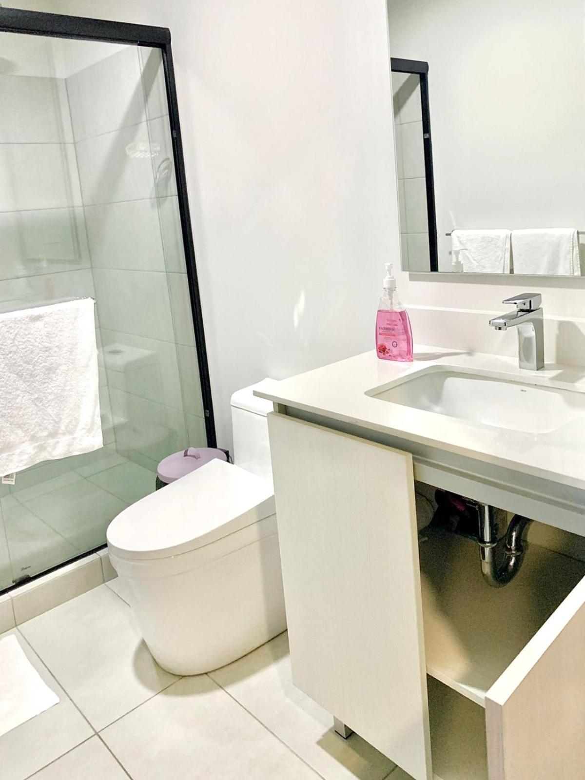 Único Apartamento en Nuevo y Moderno Condominio