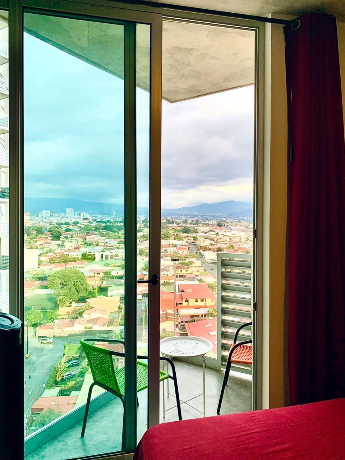Único Apartamento en Nuevo y Moderno Condominio