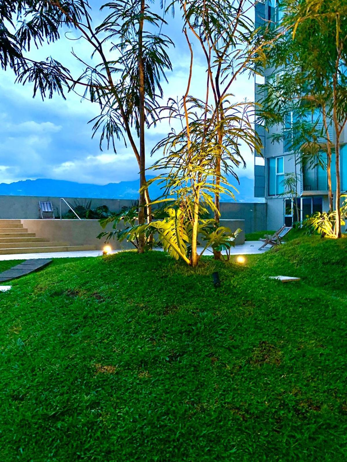 Único Apartamento en Nuevo y Moderno Condominio