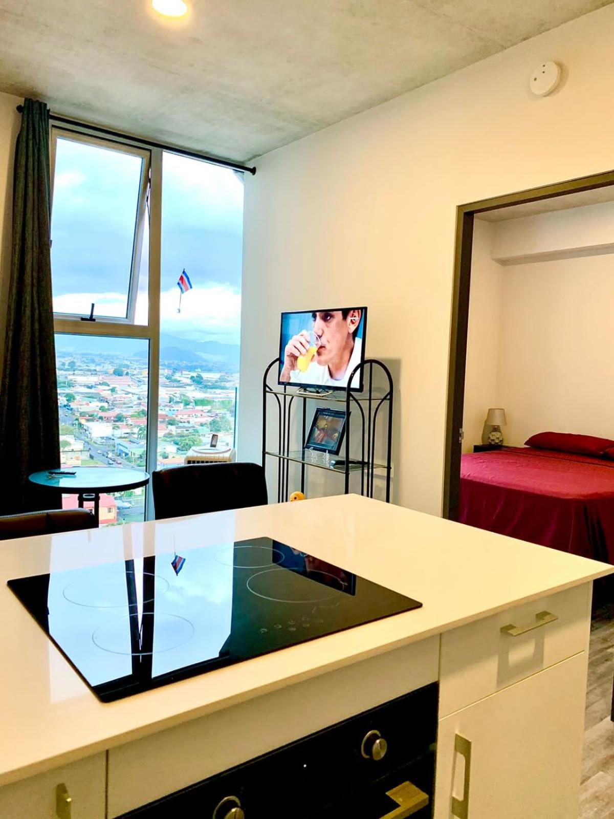 Único Apartamento en Nuevo y Moderno Condominio