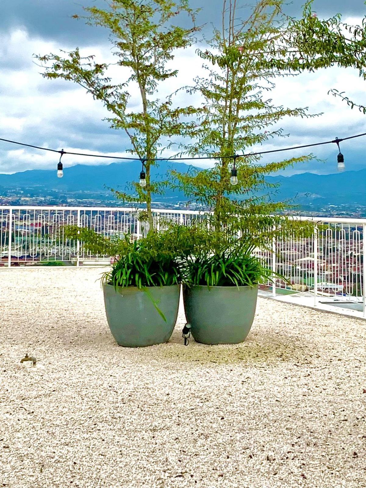 Único Apartamento en Nuevo y Moderno Condominio