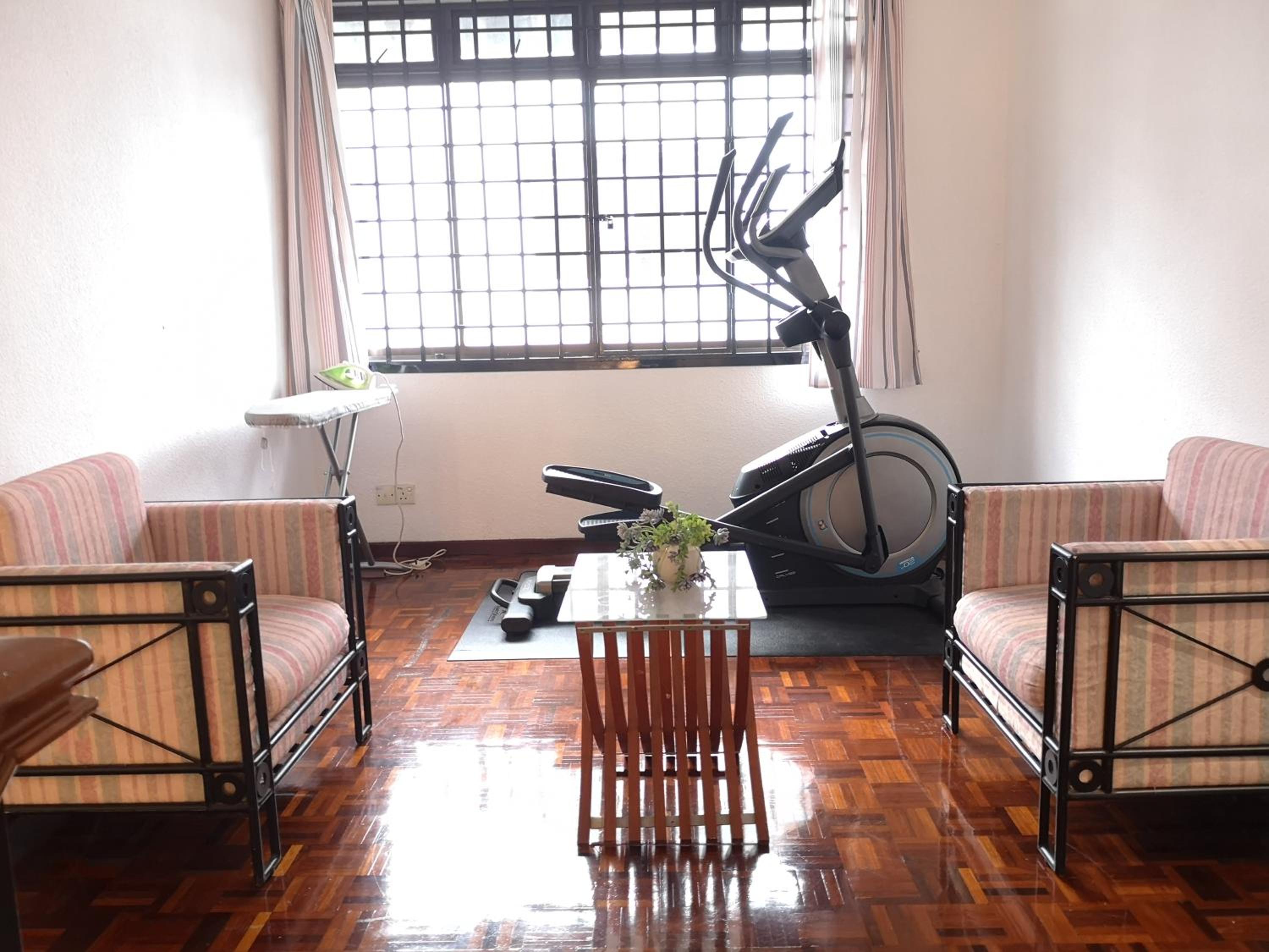 Jb City 5 Bedroom semi-d Near ksl,mid valley ,berjaya waterfront