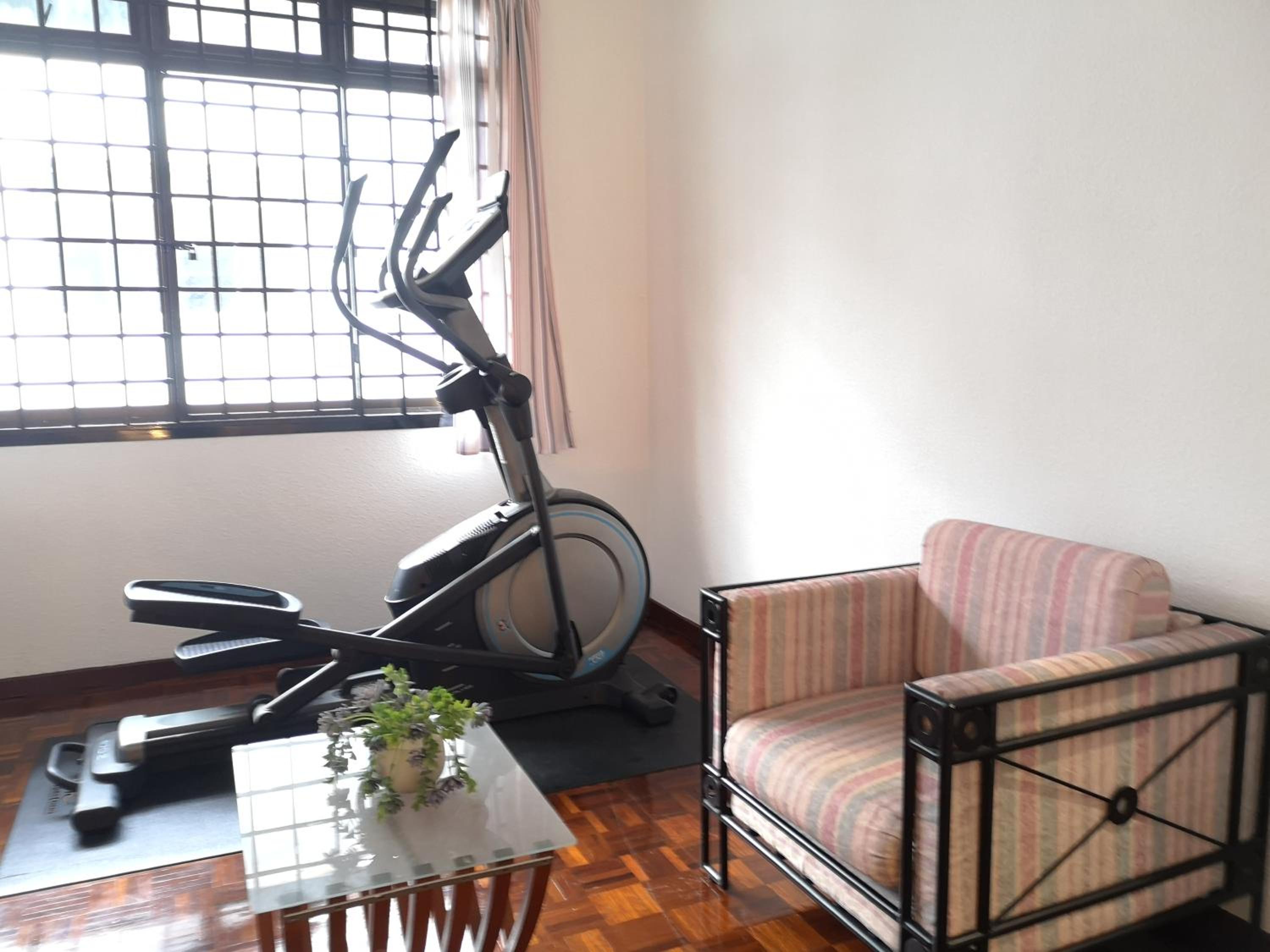 Jb City 5 Bedroom semi-d Near ksl,mid valley ,berjaya waterfront