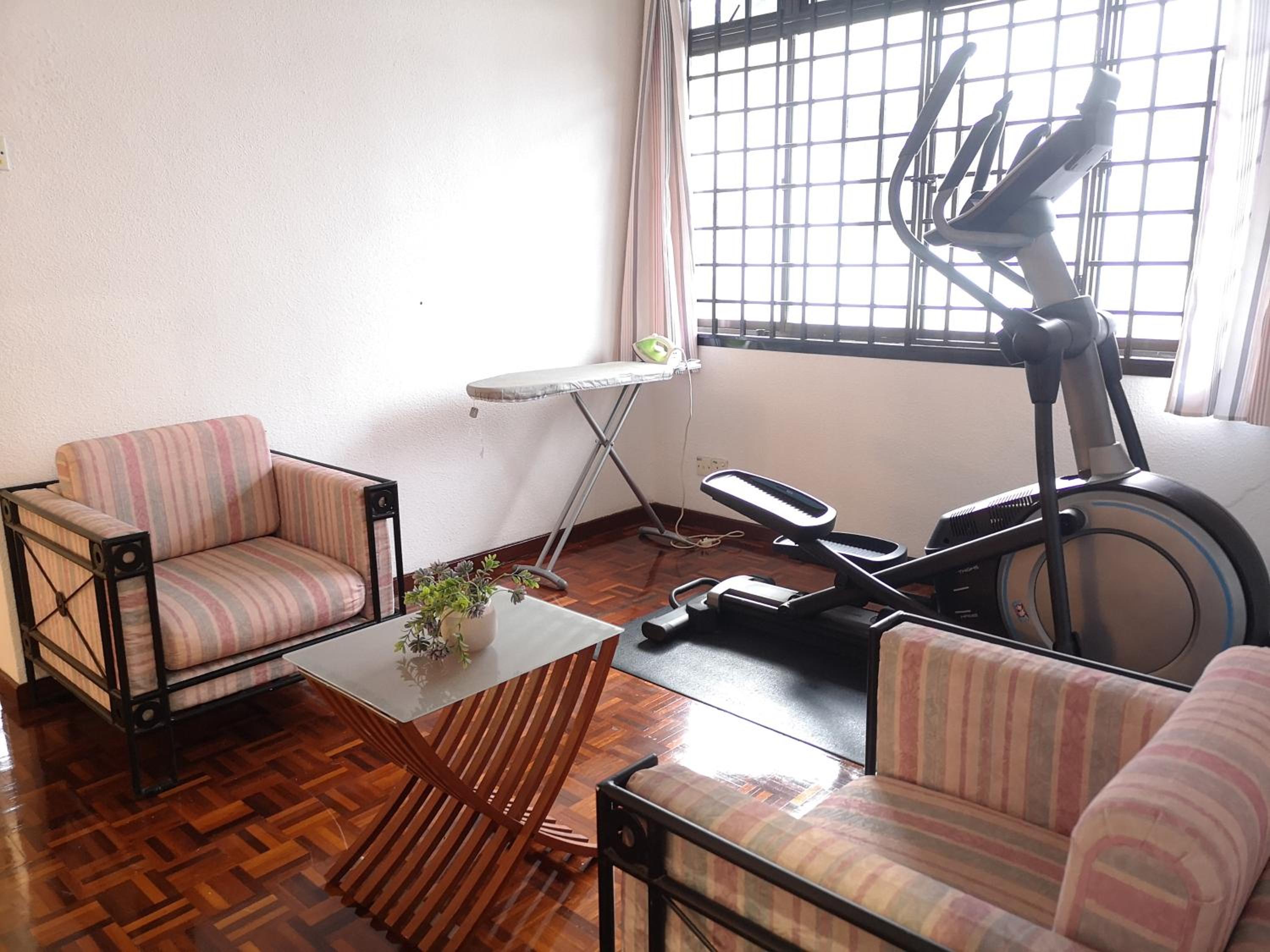 Jb City 5 Bedroom semi-d Near ksl,mid valley ,berjaya waterfront