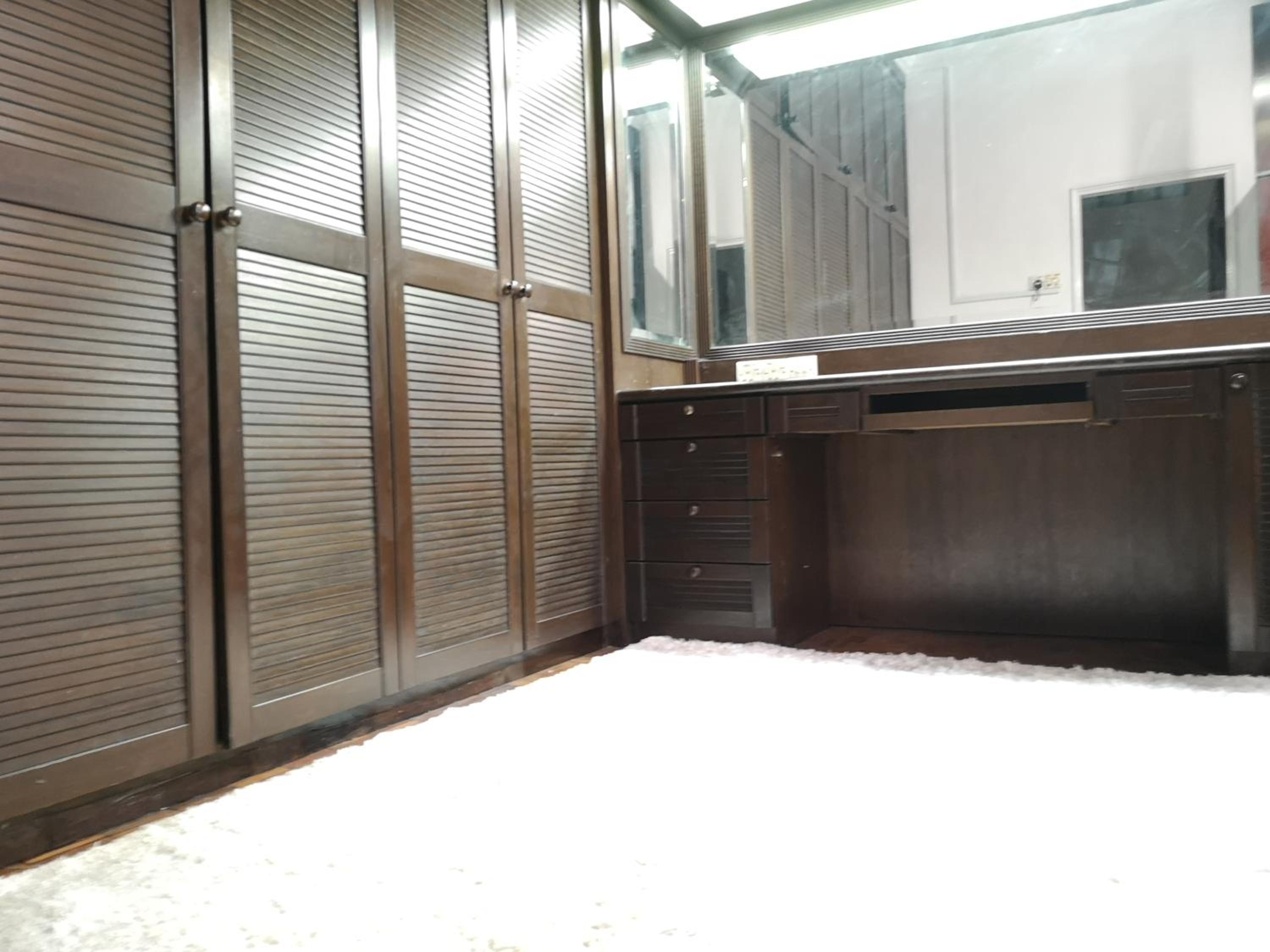 Jb City 5 Bedroom semi-d Near ksl,mid valley ,berjaya waterfront