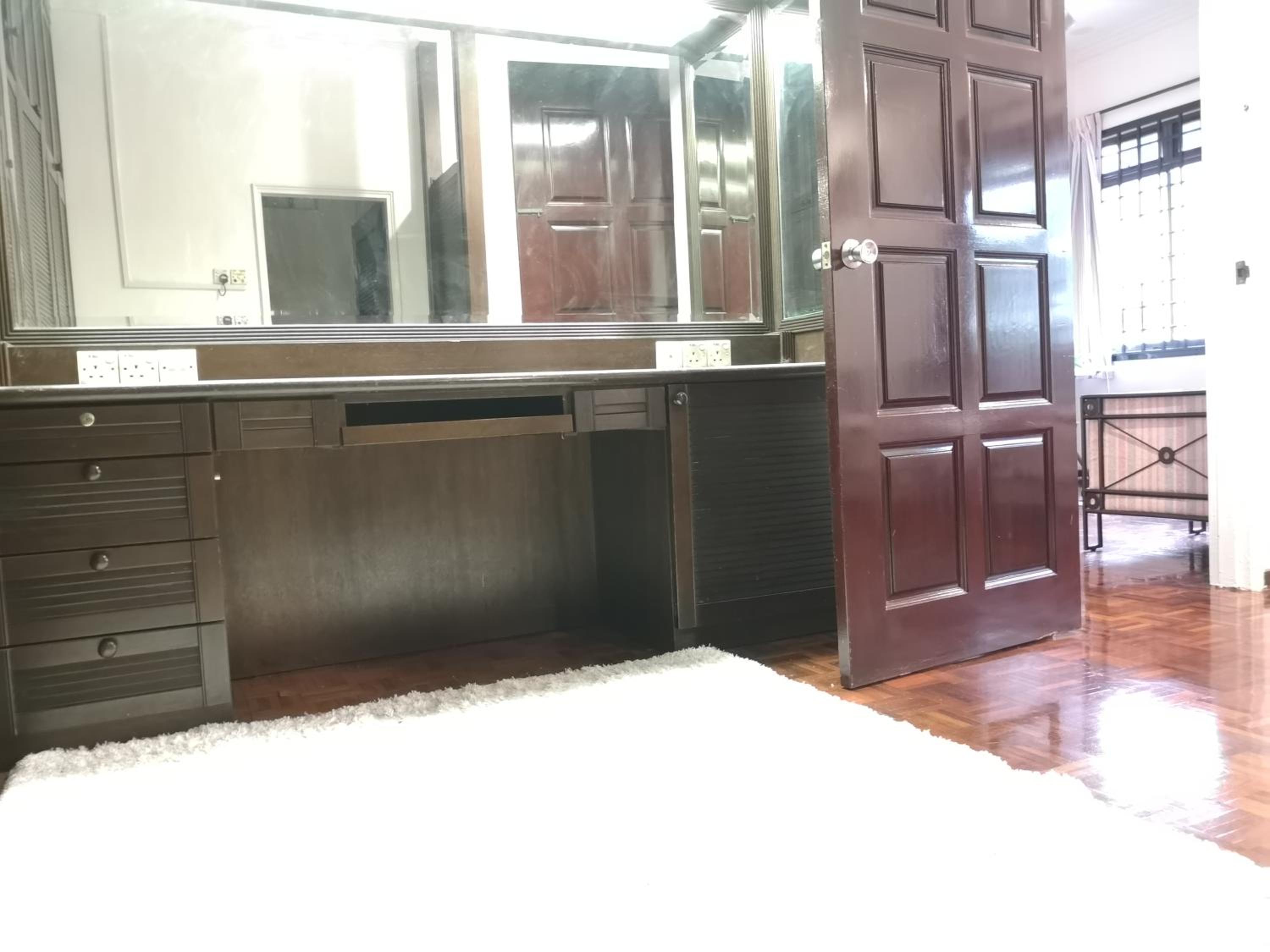 Jb City 5 Bedroom semi-d Near ksl,mid valley ,berjaya waterfront