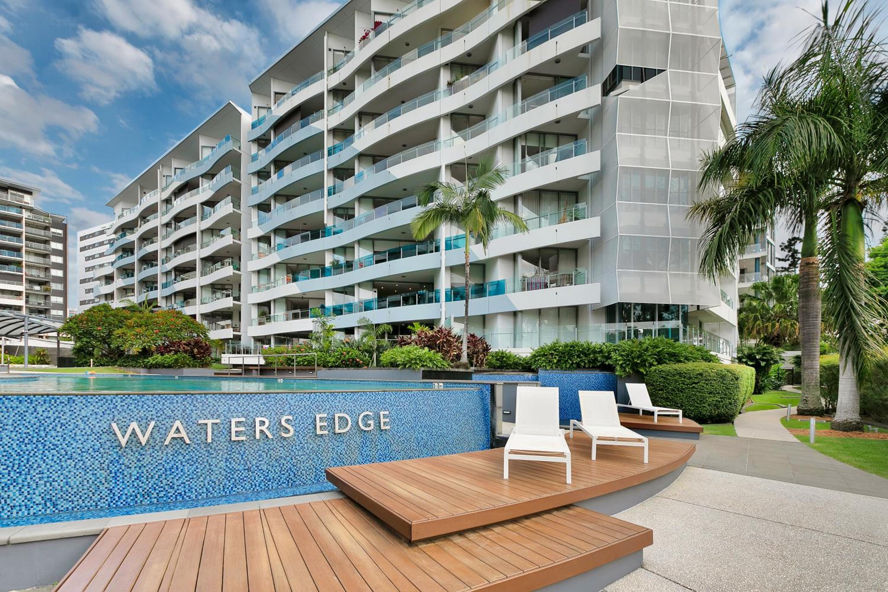 Stunning Waterfront Penthouse 3 or 4 Bedrooms