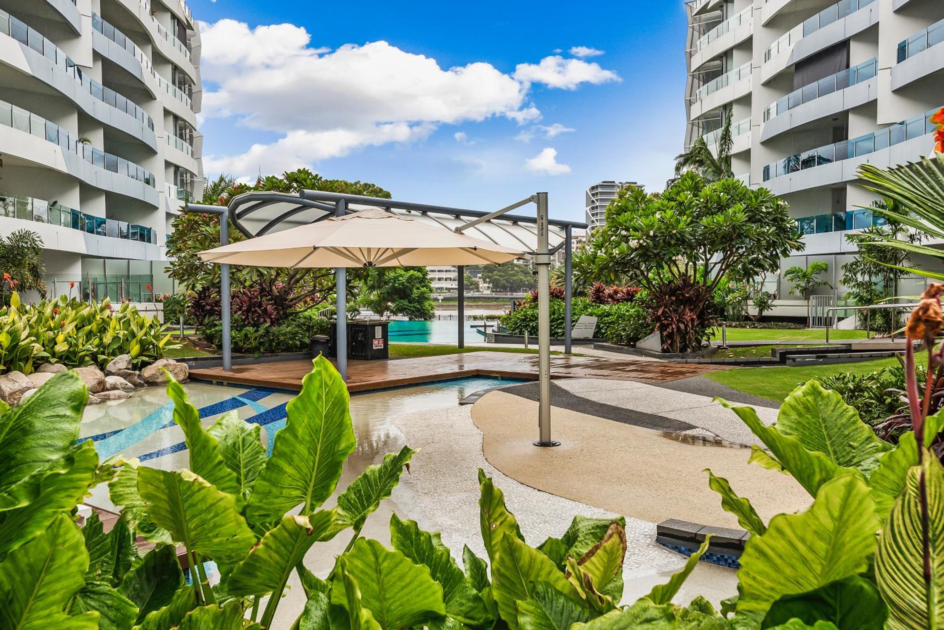Stunning Waterfront Penthouse 3 or 4 Bedrooms