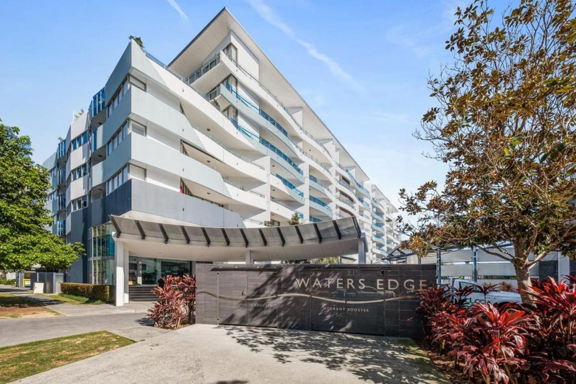 Stunning Waterfront Penthouse 3 or 4 Bedrooms