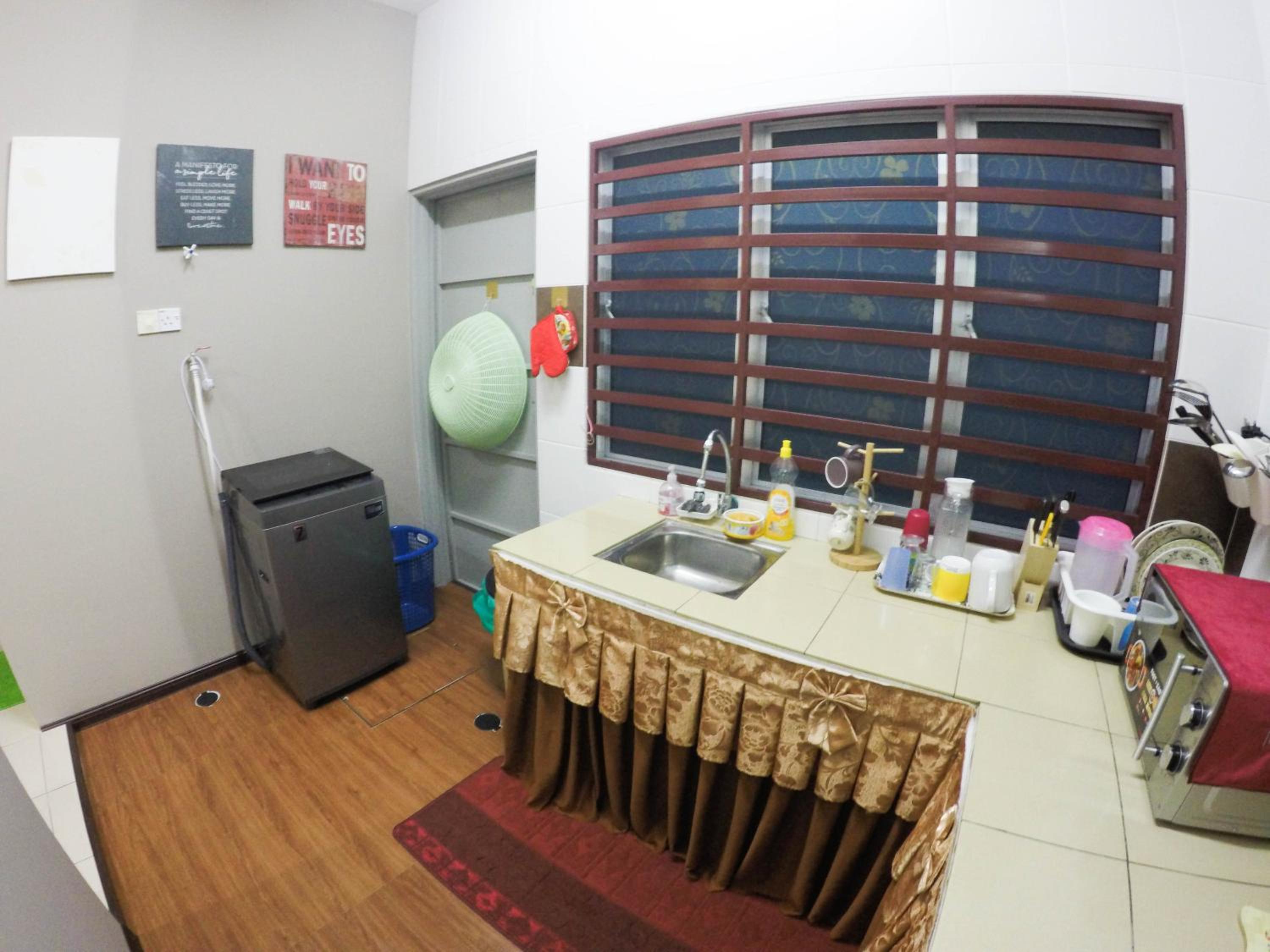 D HOMESTAY SERI ISKANDAR view 3