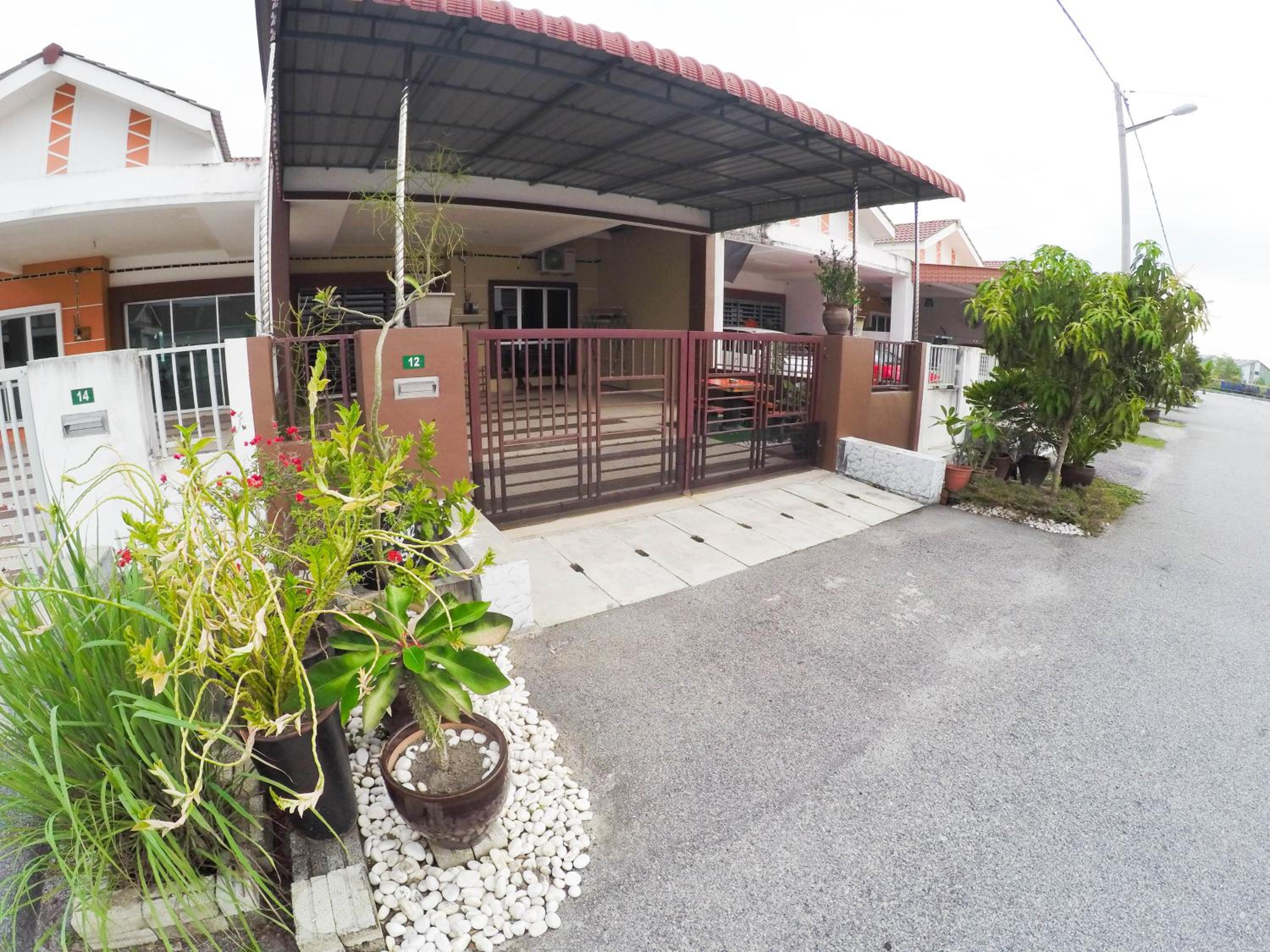 D HOMESTAY SERI ISKANDAR photo 4