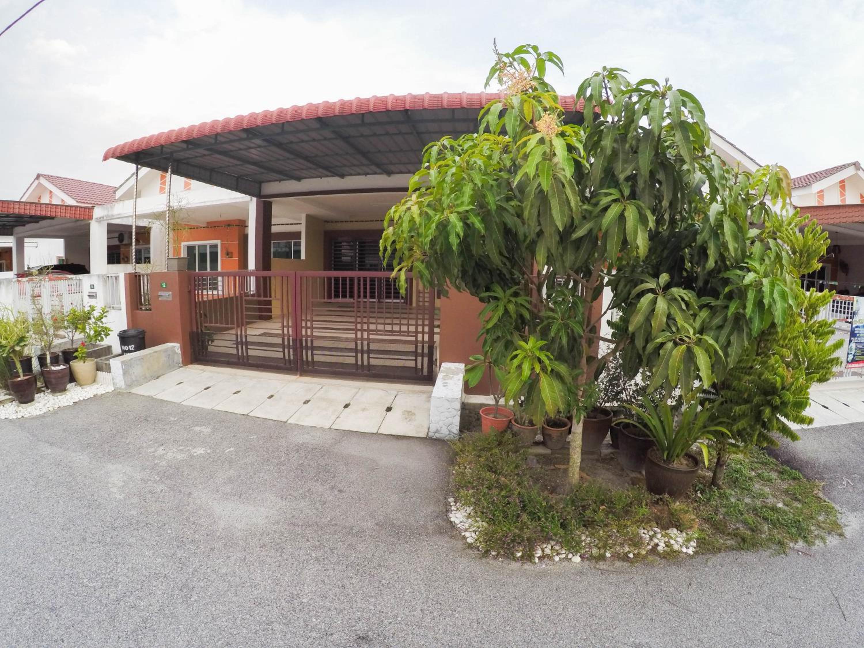 D HOMESTAY SERI ISKANDAR photo 5