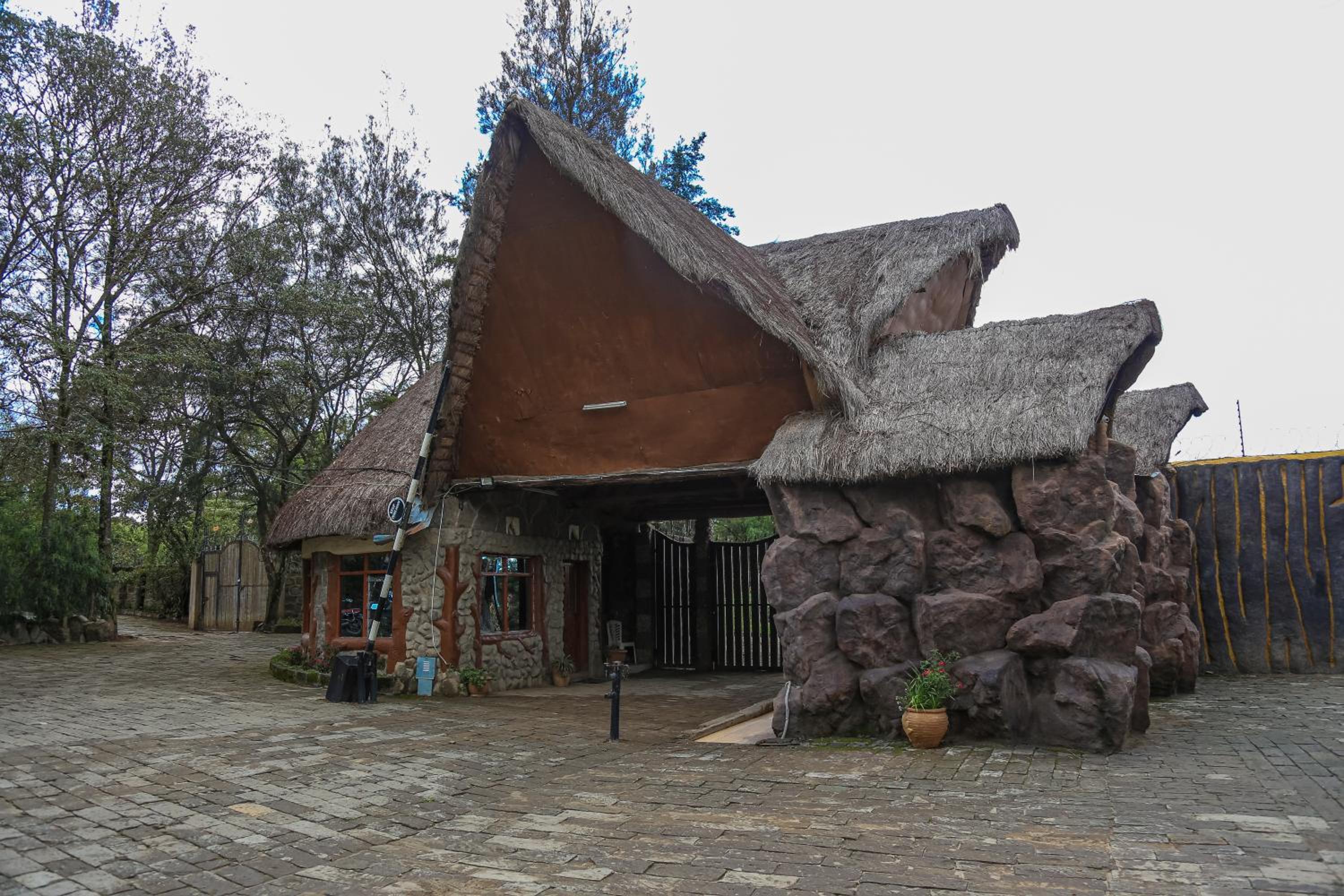 Dovenest Lodge