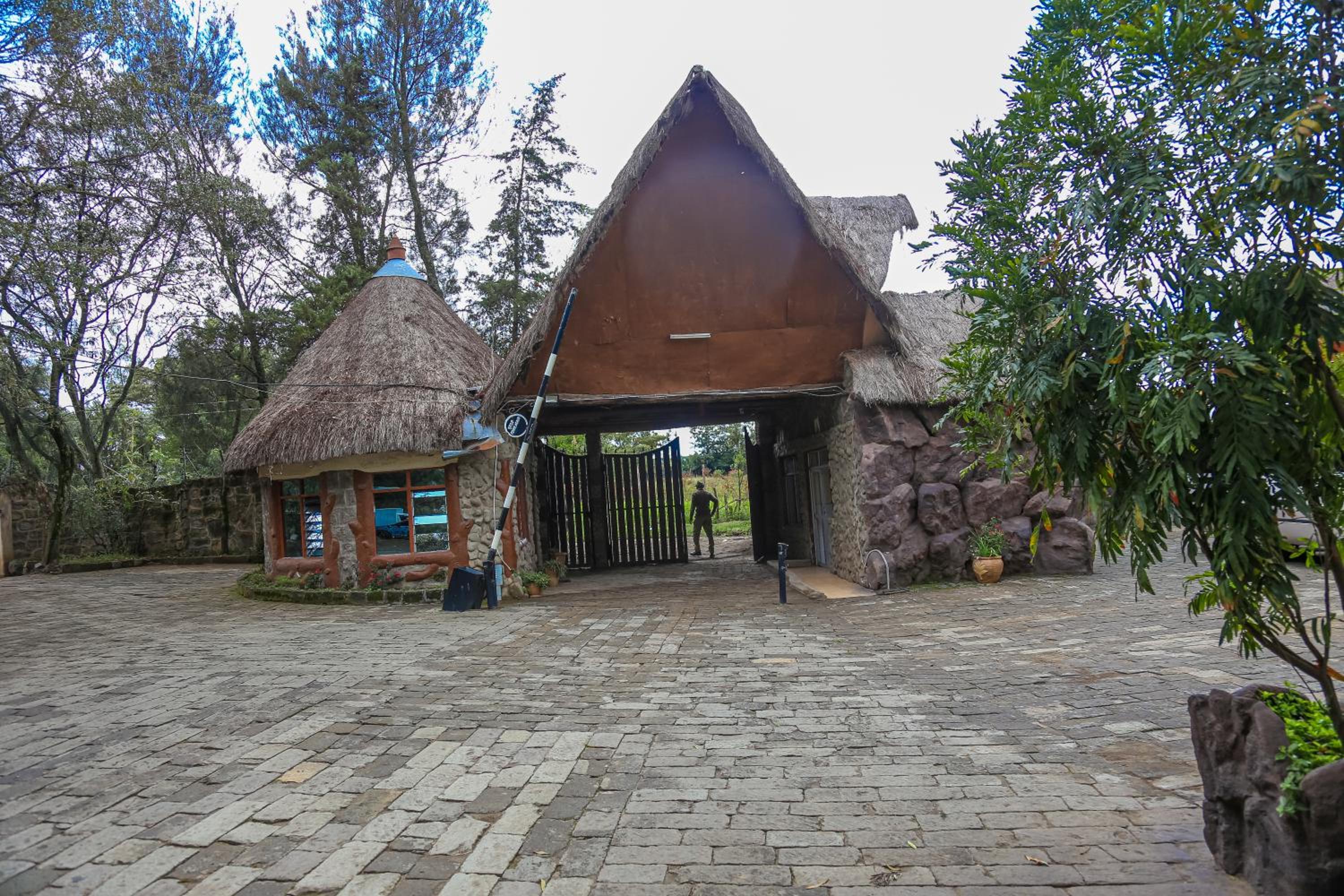 Dovenest Lodge