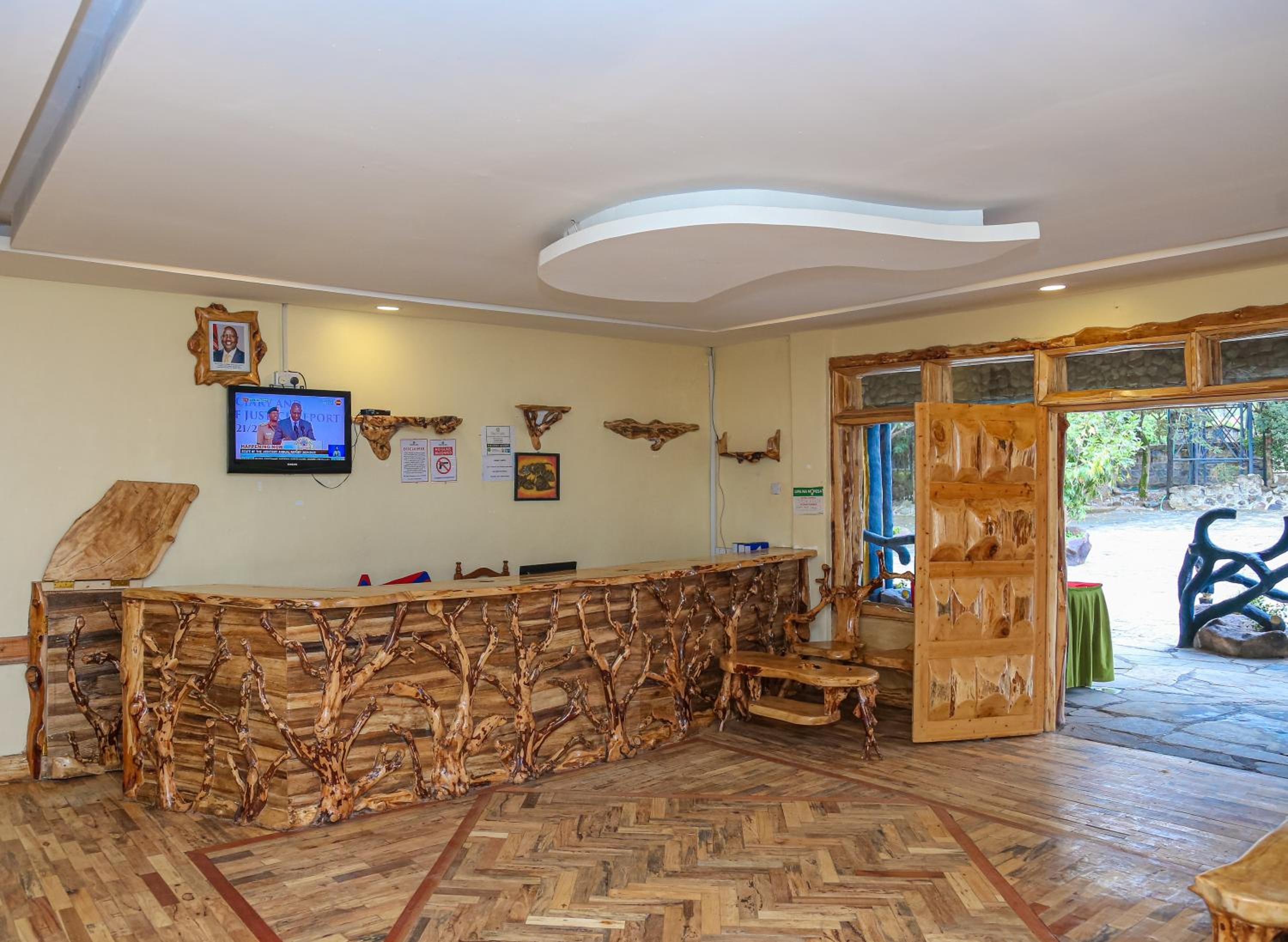 Dovenest Lodge