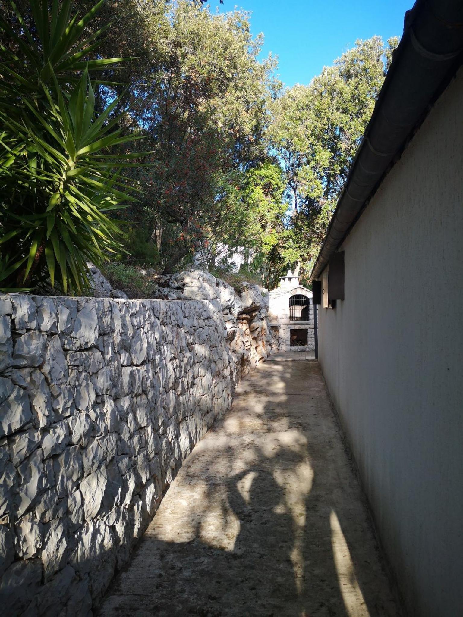 Photo 34