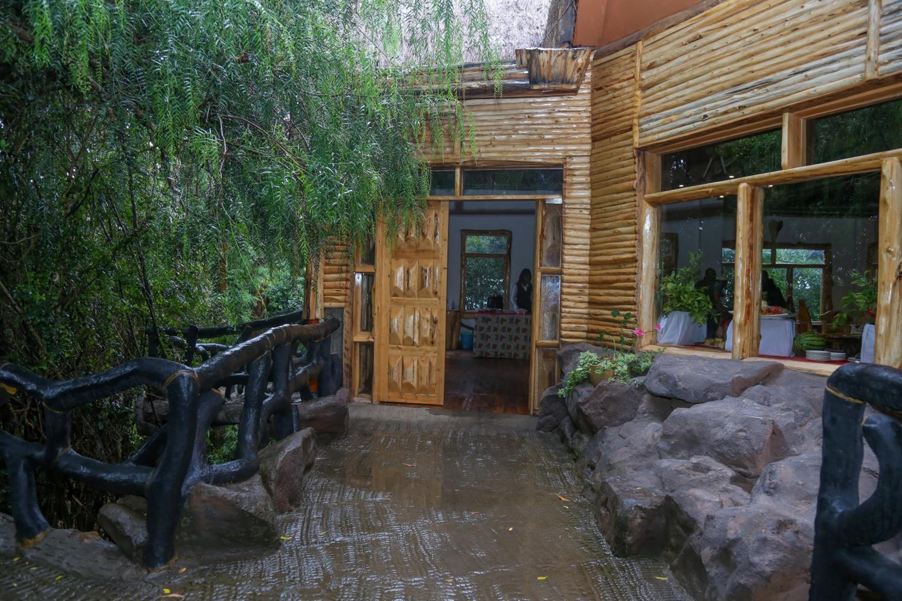 Dovenest Lodge