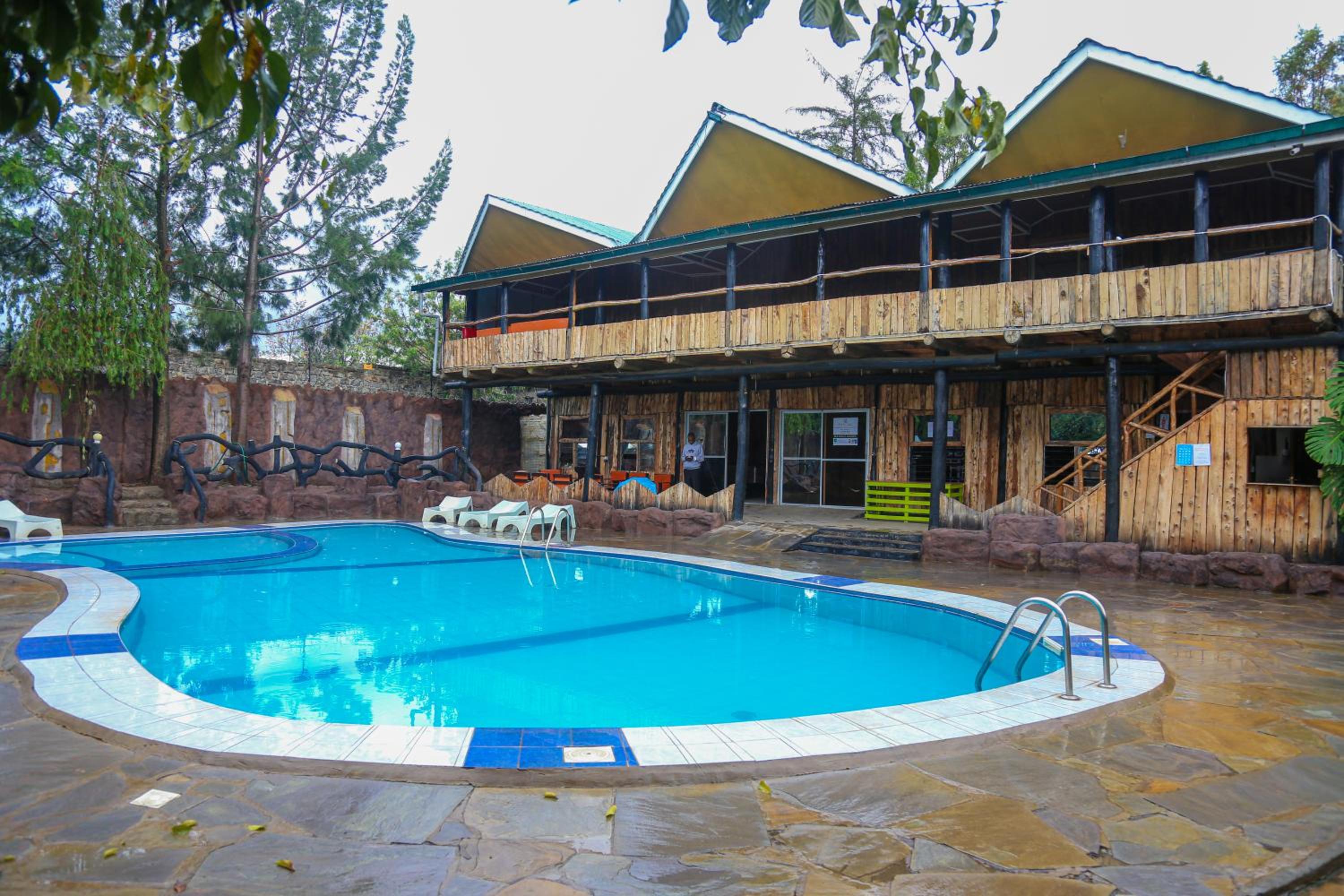 Dovenest Lodge