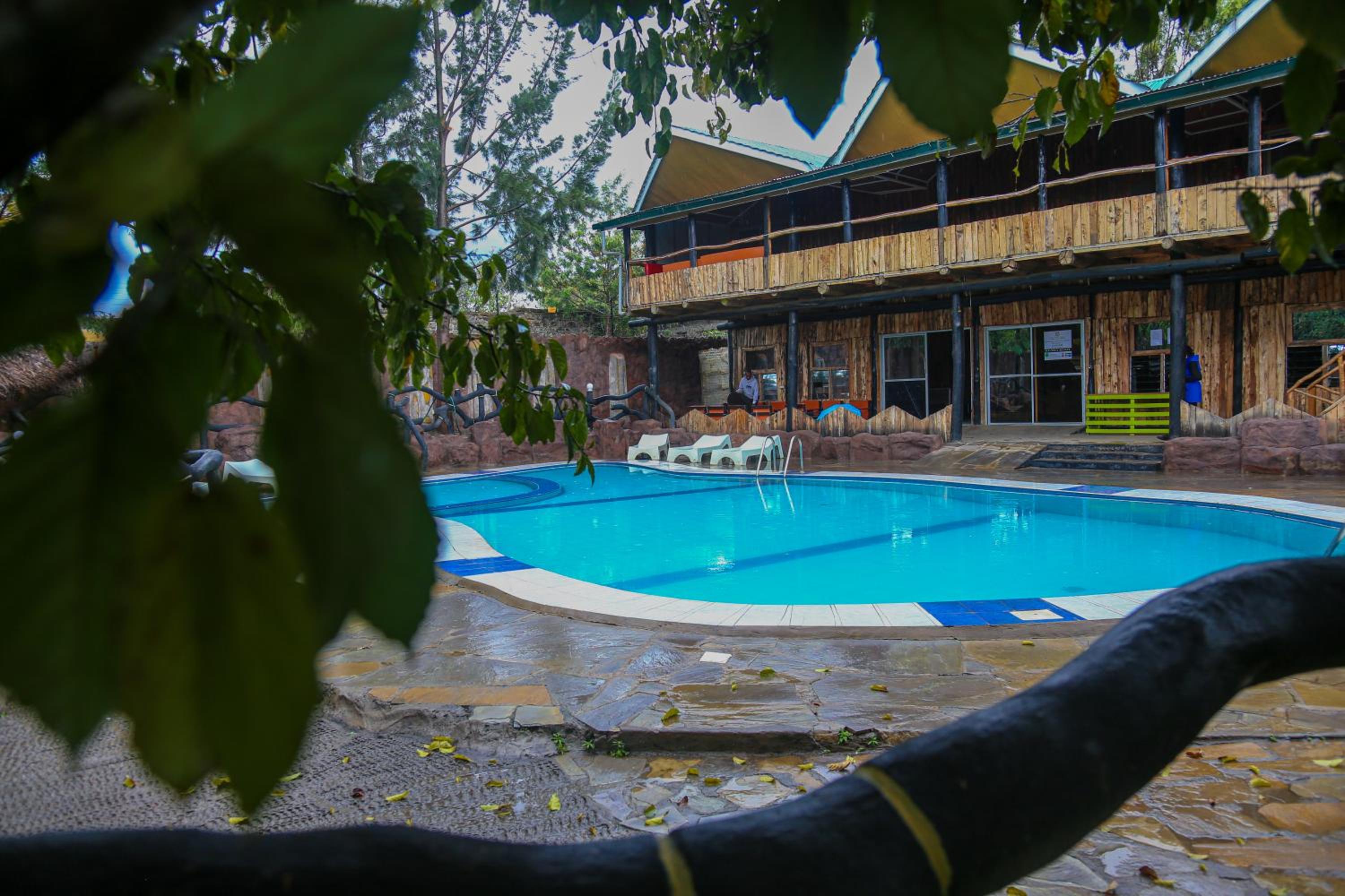 Dovenest Lodge