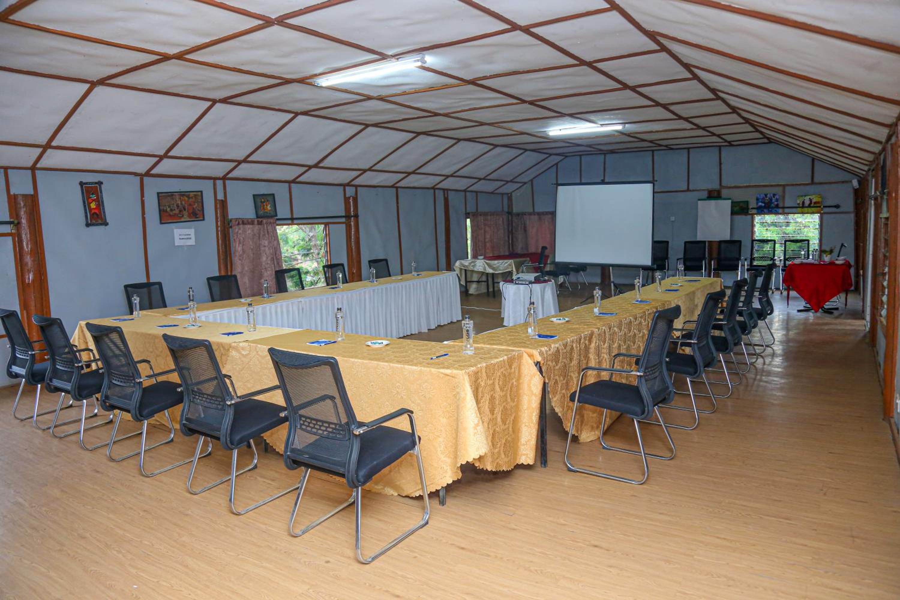 Dovenest Lodge