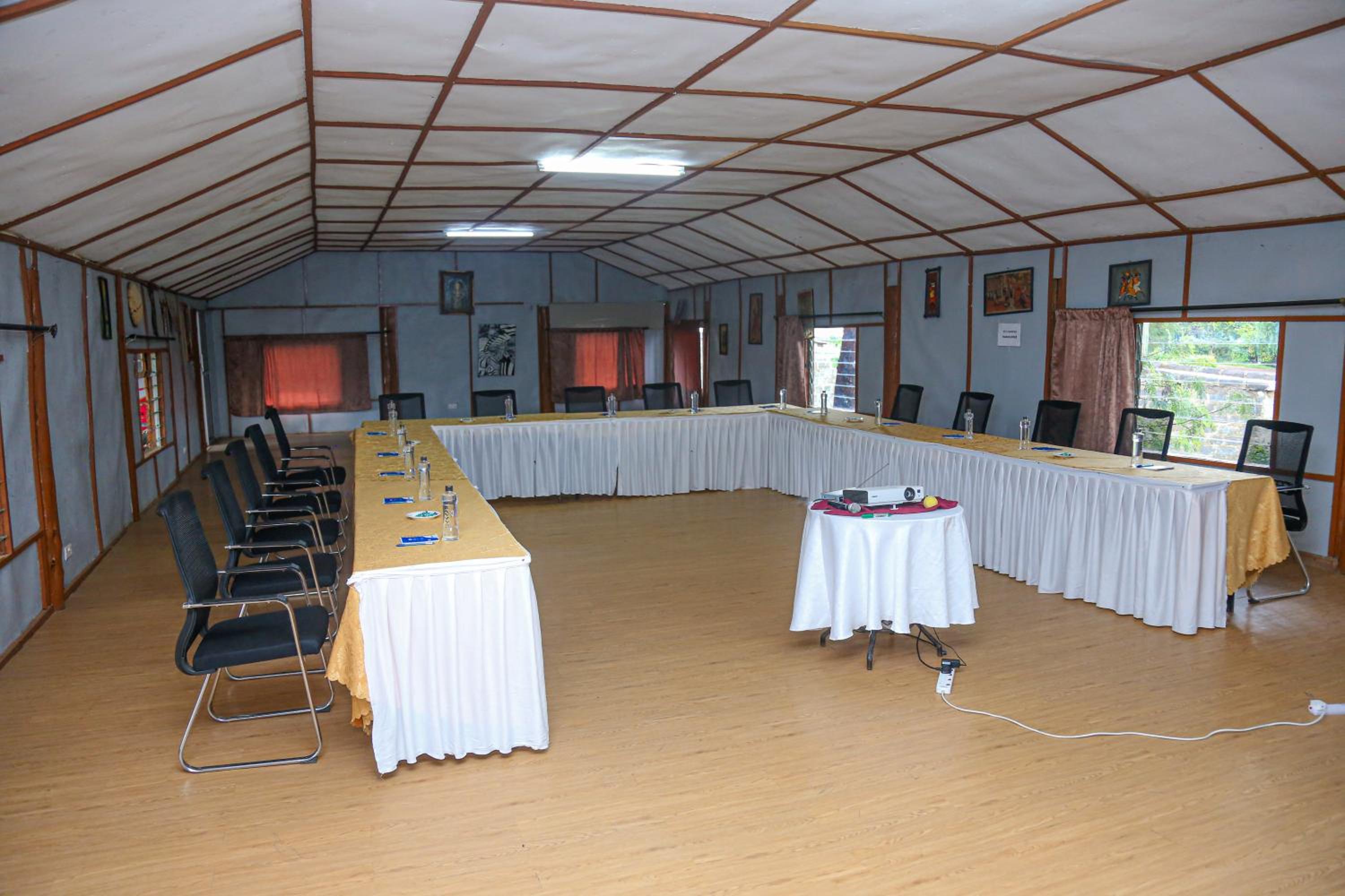 Dovenest Lodge
