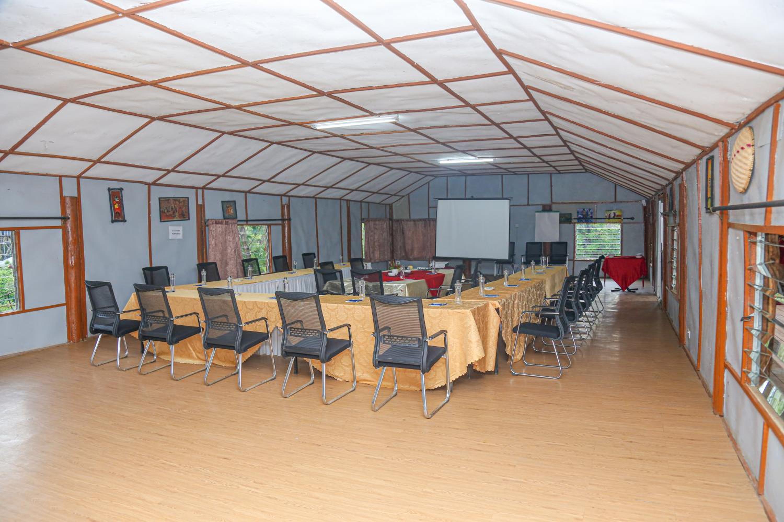 Dovenest Lodge
