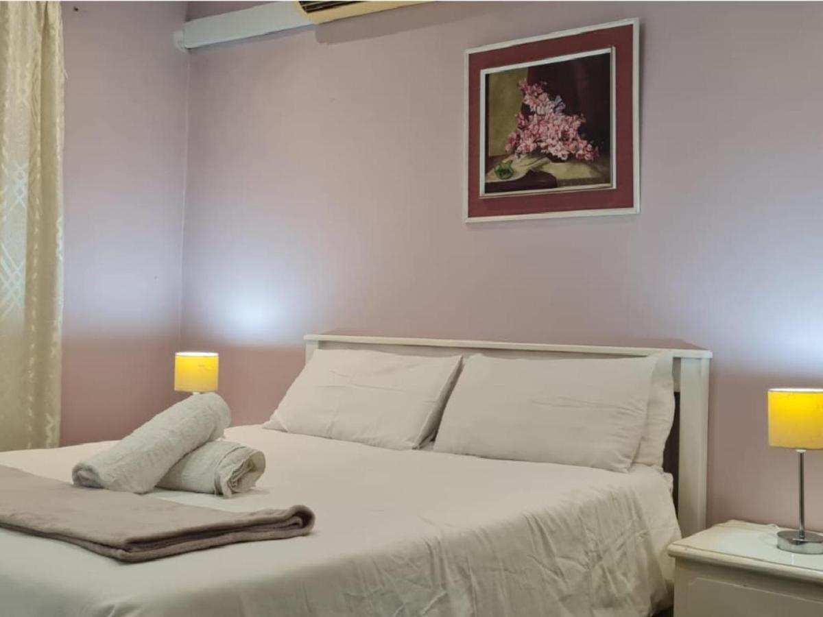 Alexandra Bed & Breakfast