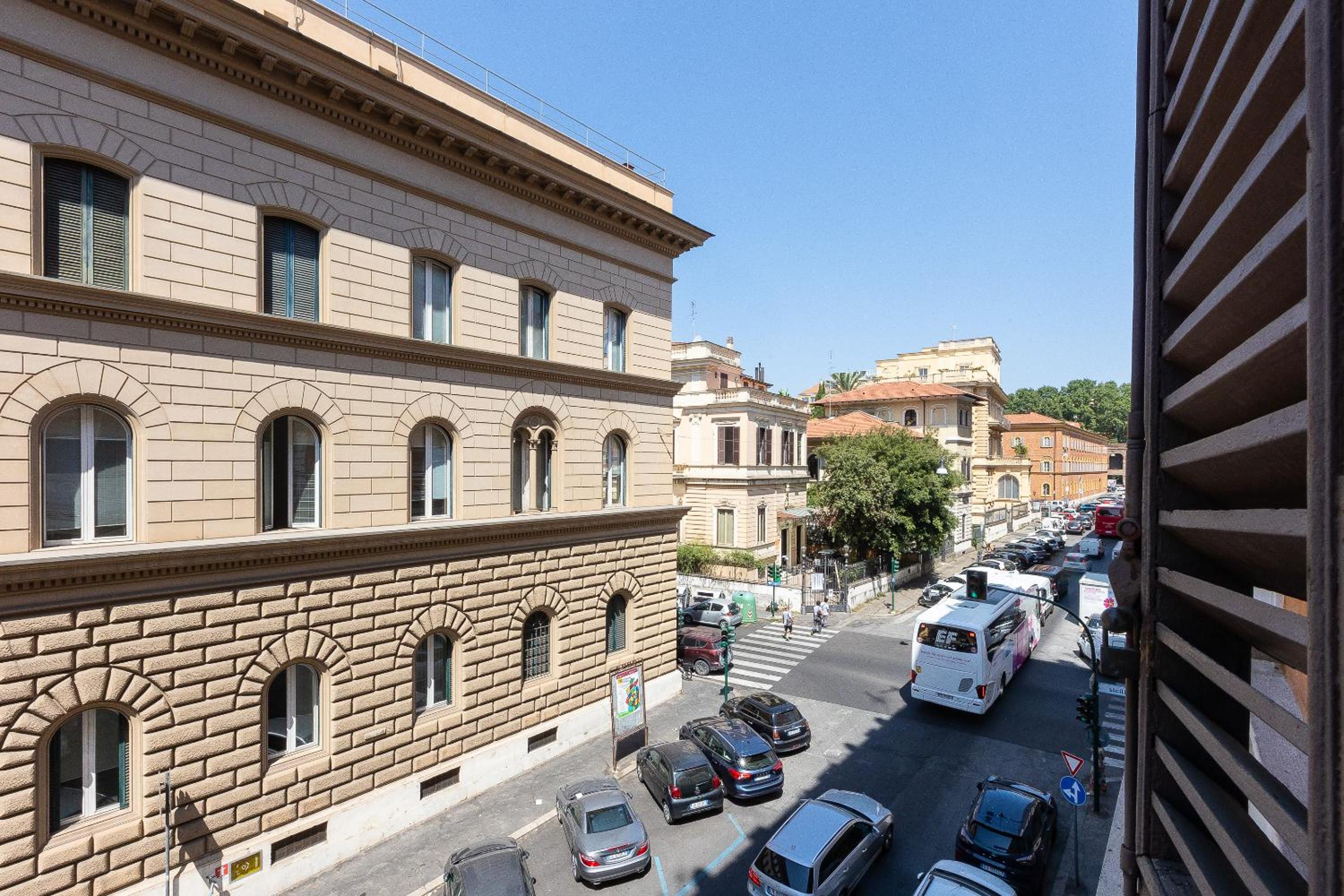Piemonte Deluxe by Rental in Rome
