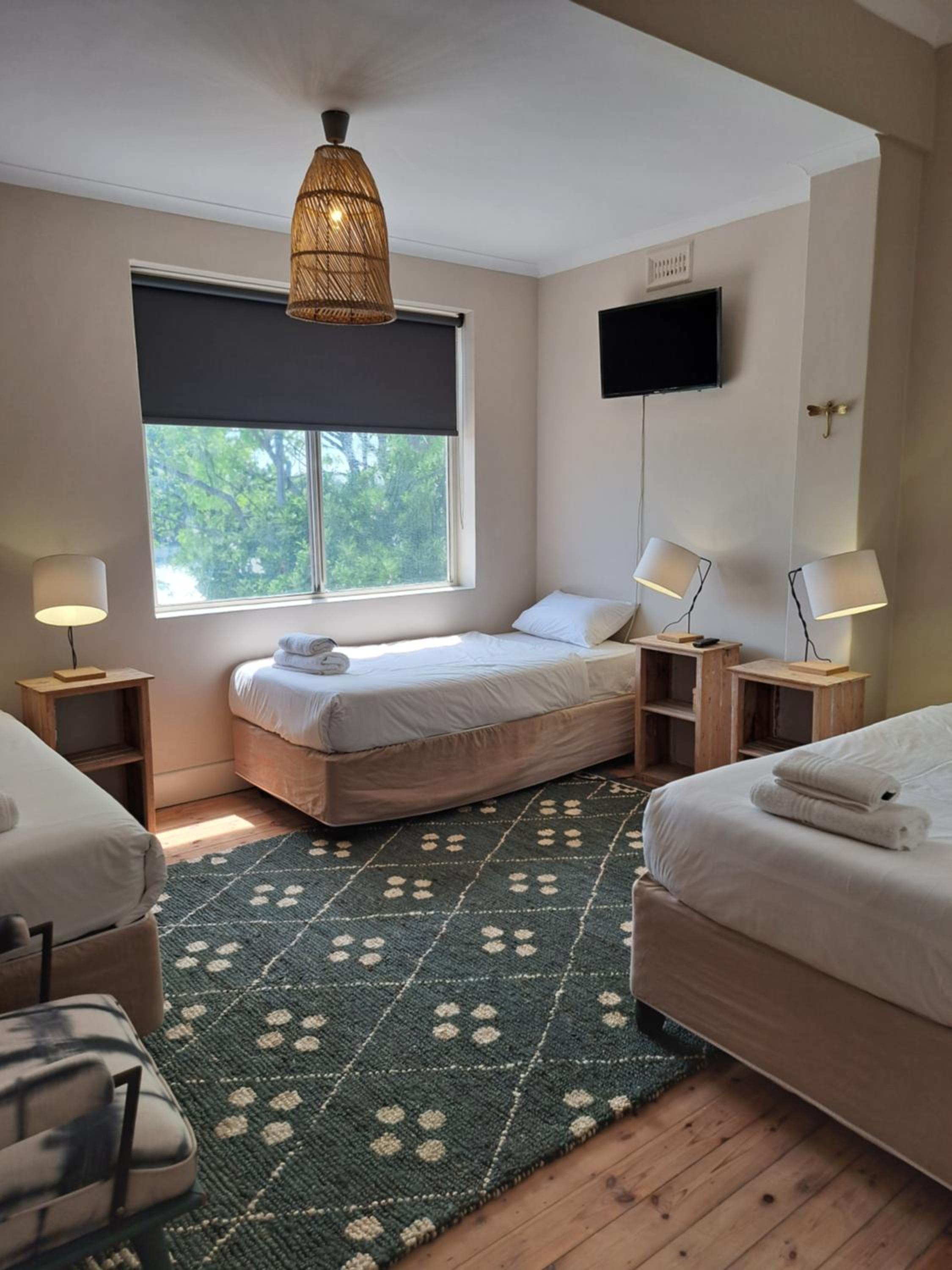 THE BIG - Luxury Backpackers