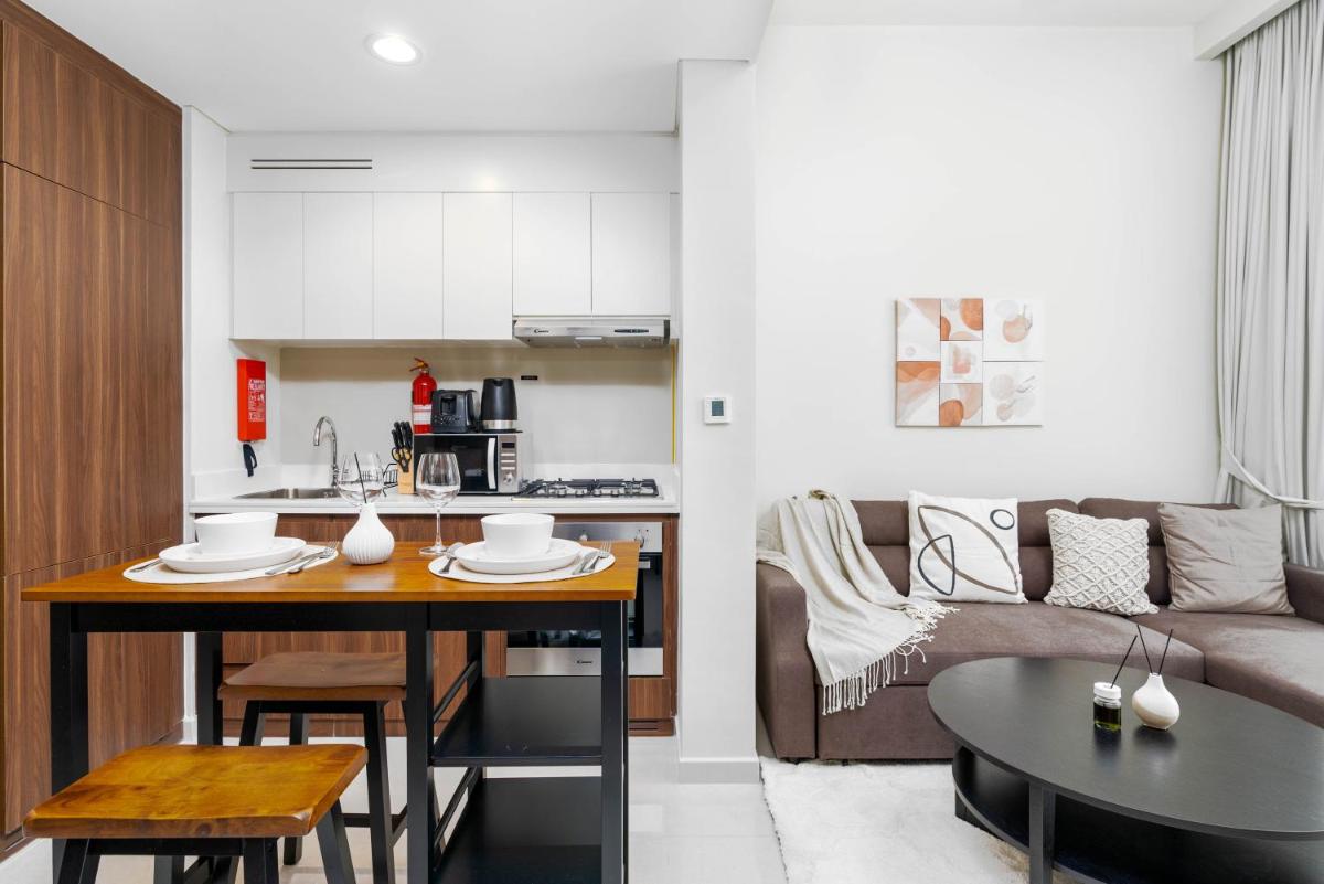 Pristine 1 BR at Reva Residences