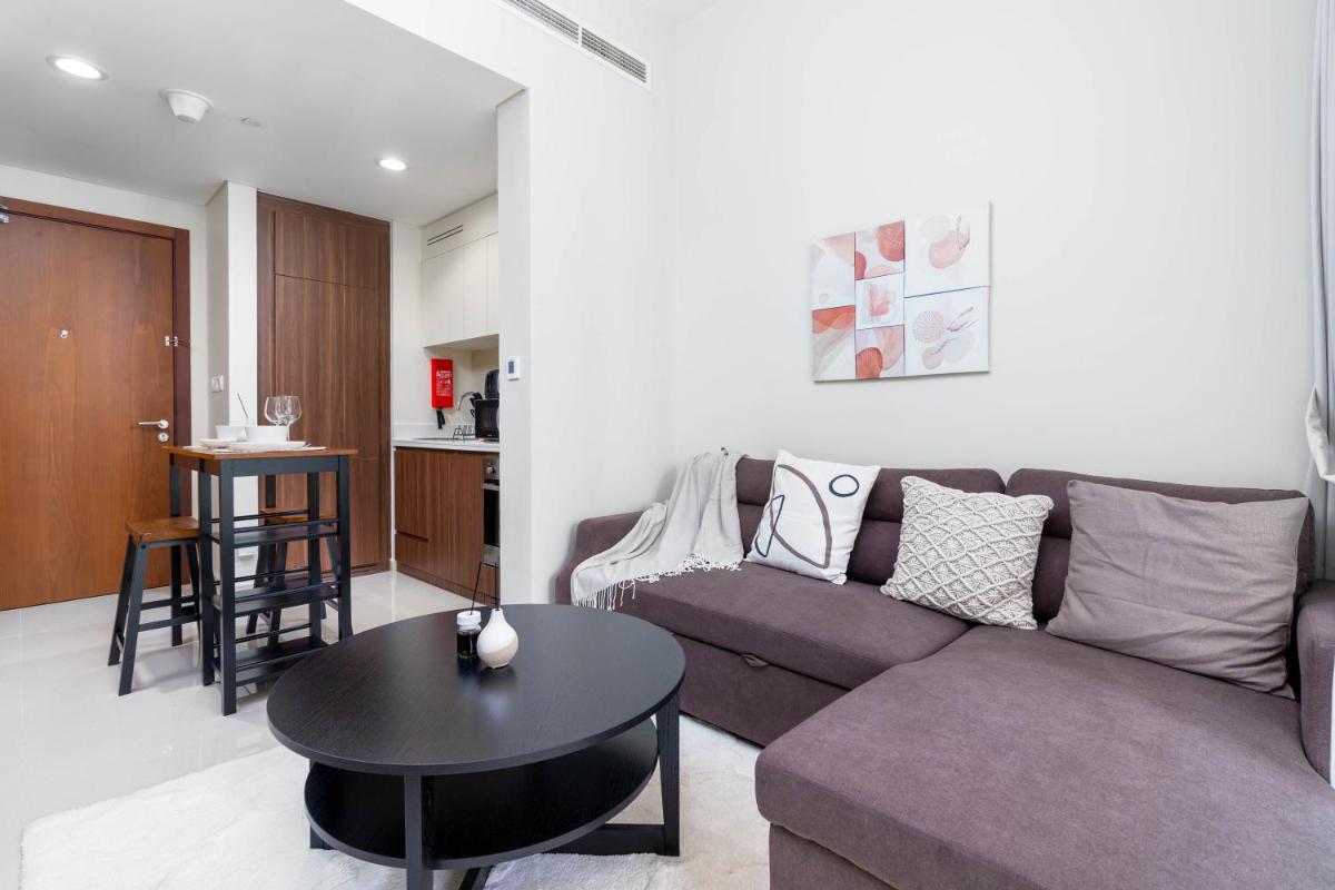 Pristine 1 BR at Reva Residences