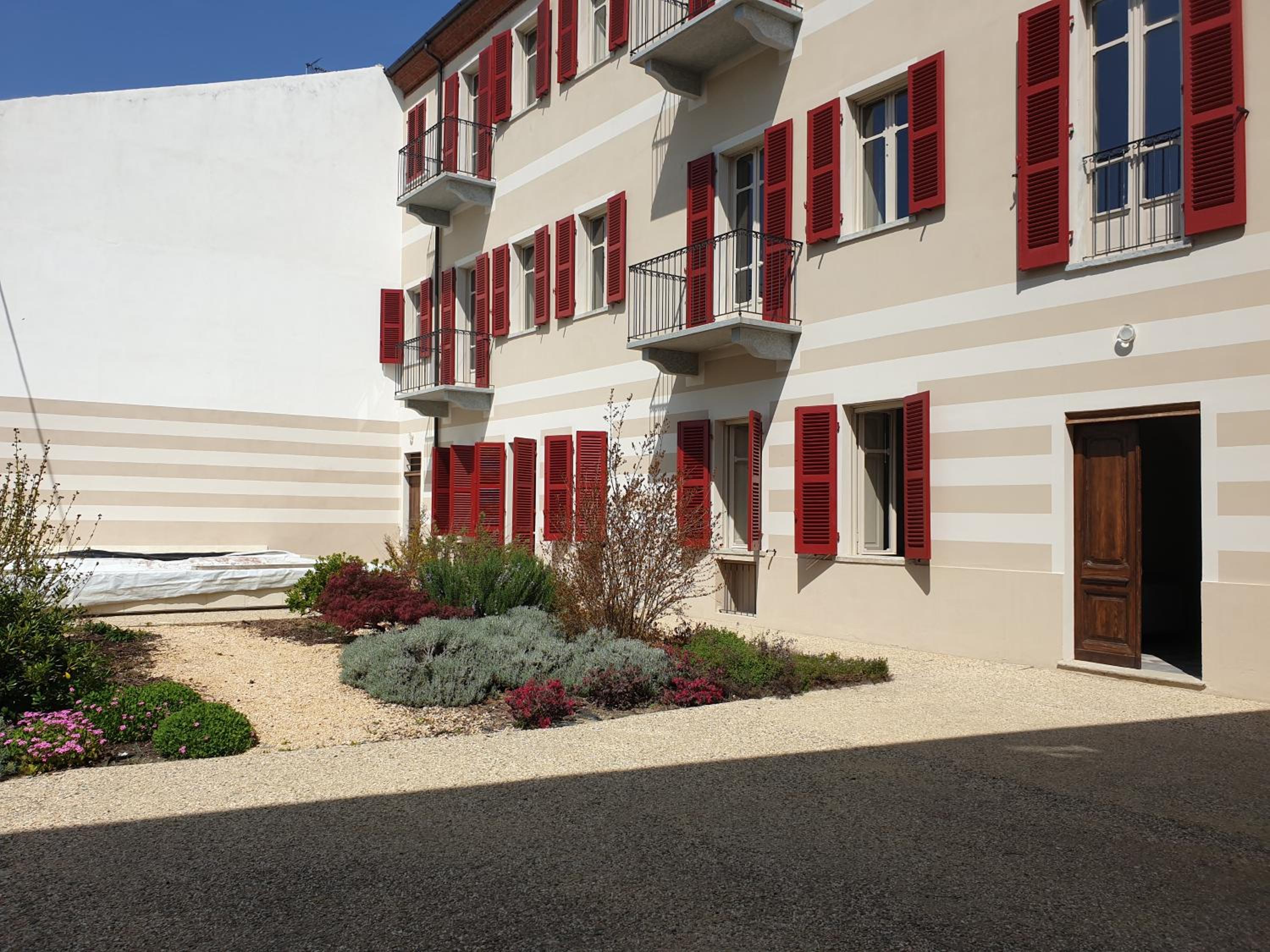 OLIVOLA APARTMENTS