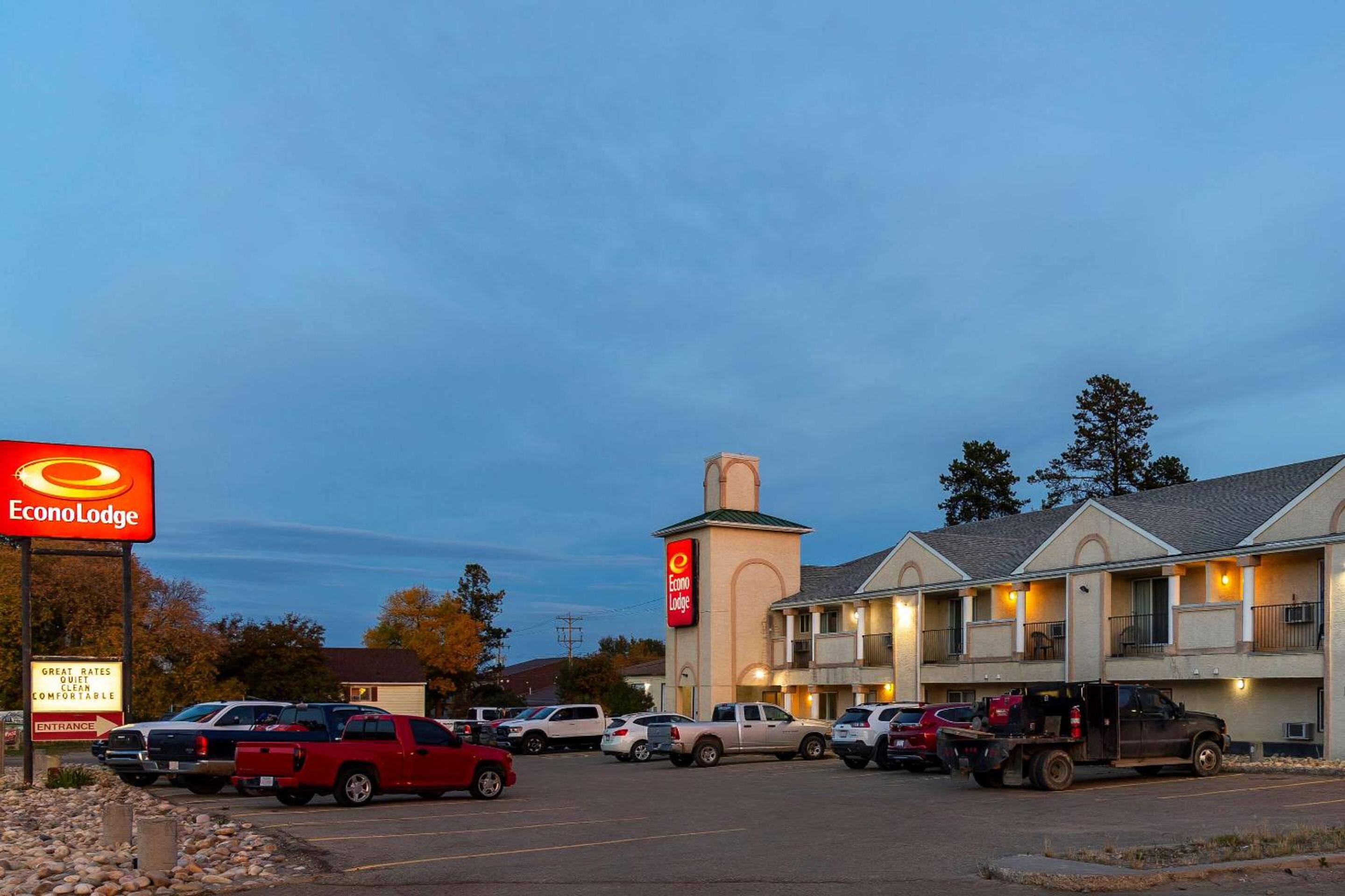 Edson Vacations - Econo Lodge - Property Image 1