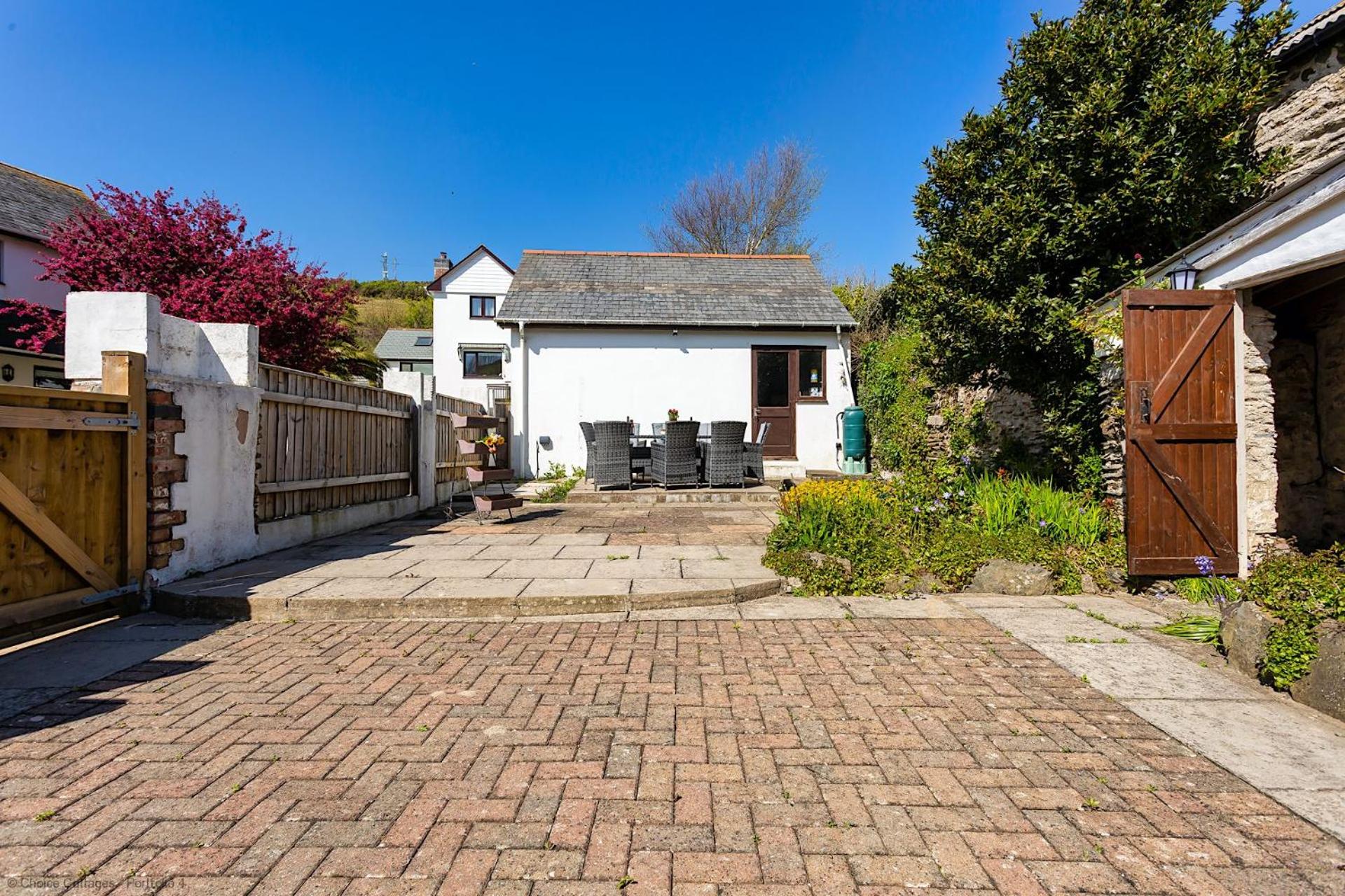 CROYDE BRIAR HOUSE 4 Bedrooms view 2