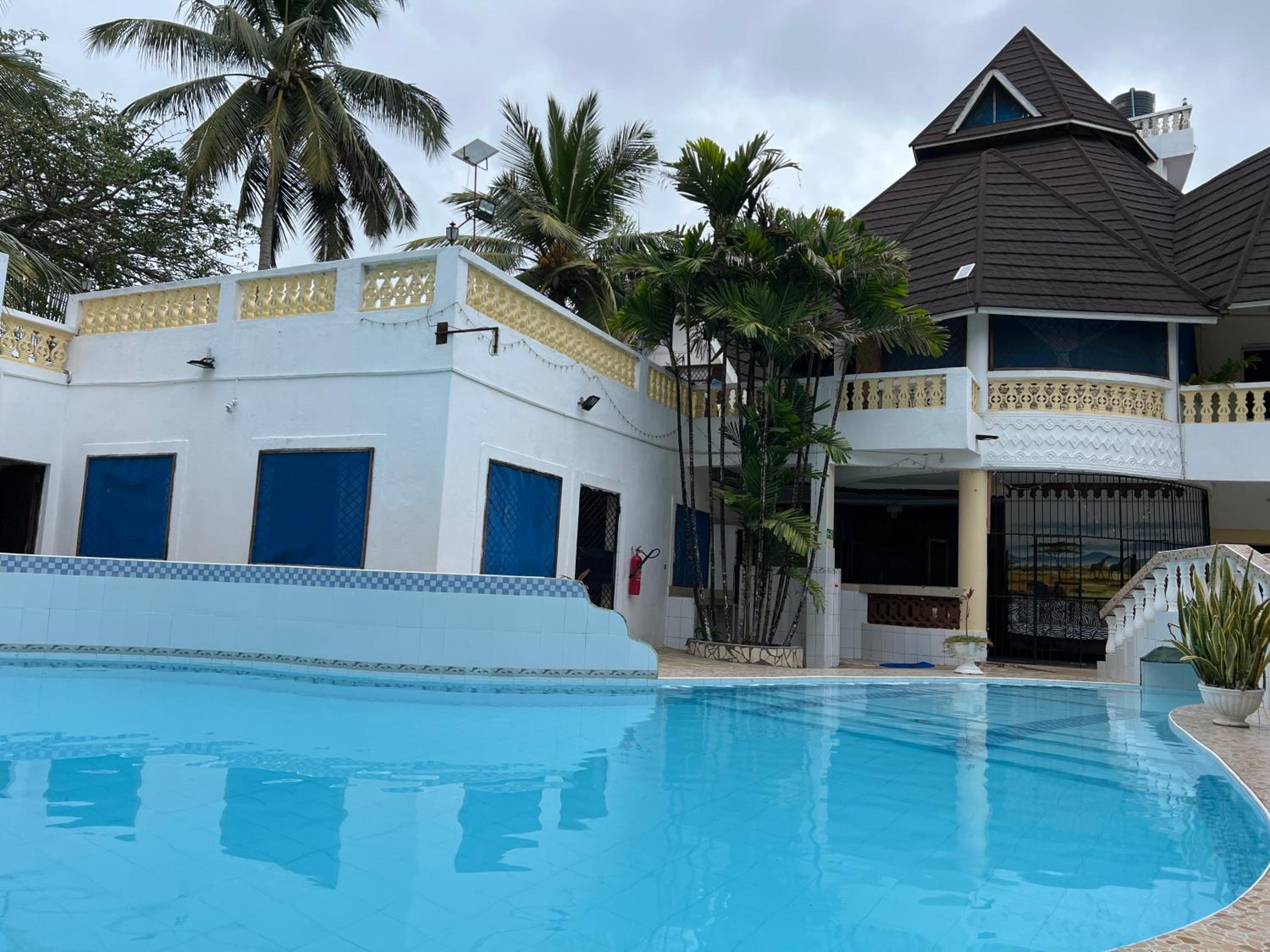Kivuli Villas Diani A Room for Two view 4