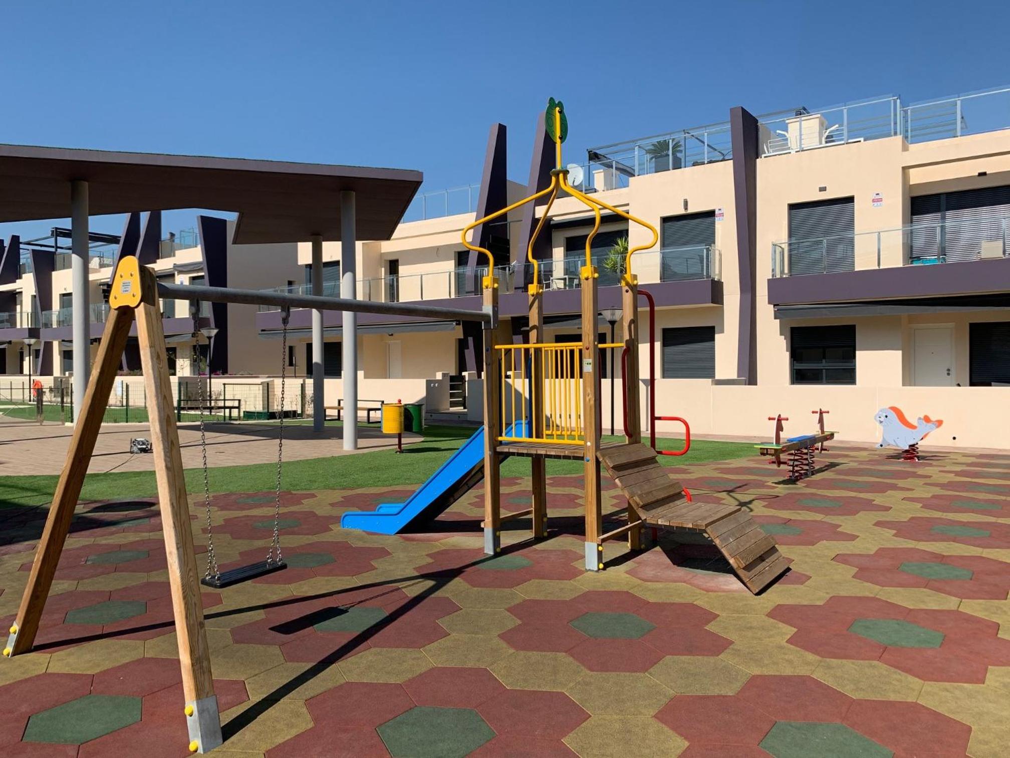Higuericas Costa 223 - Planta baja soleada en residencial con 2 piscinas view 4