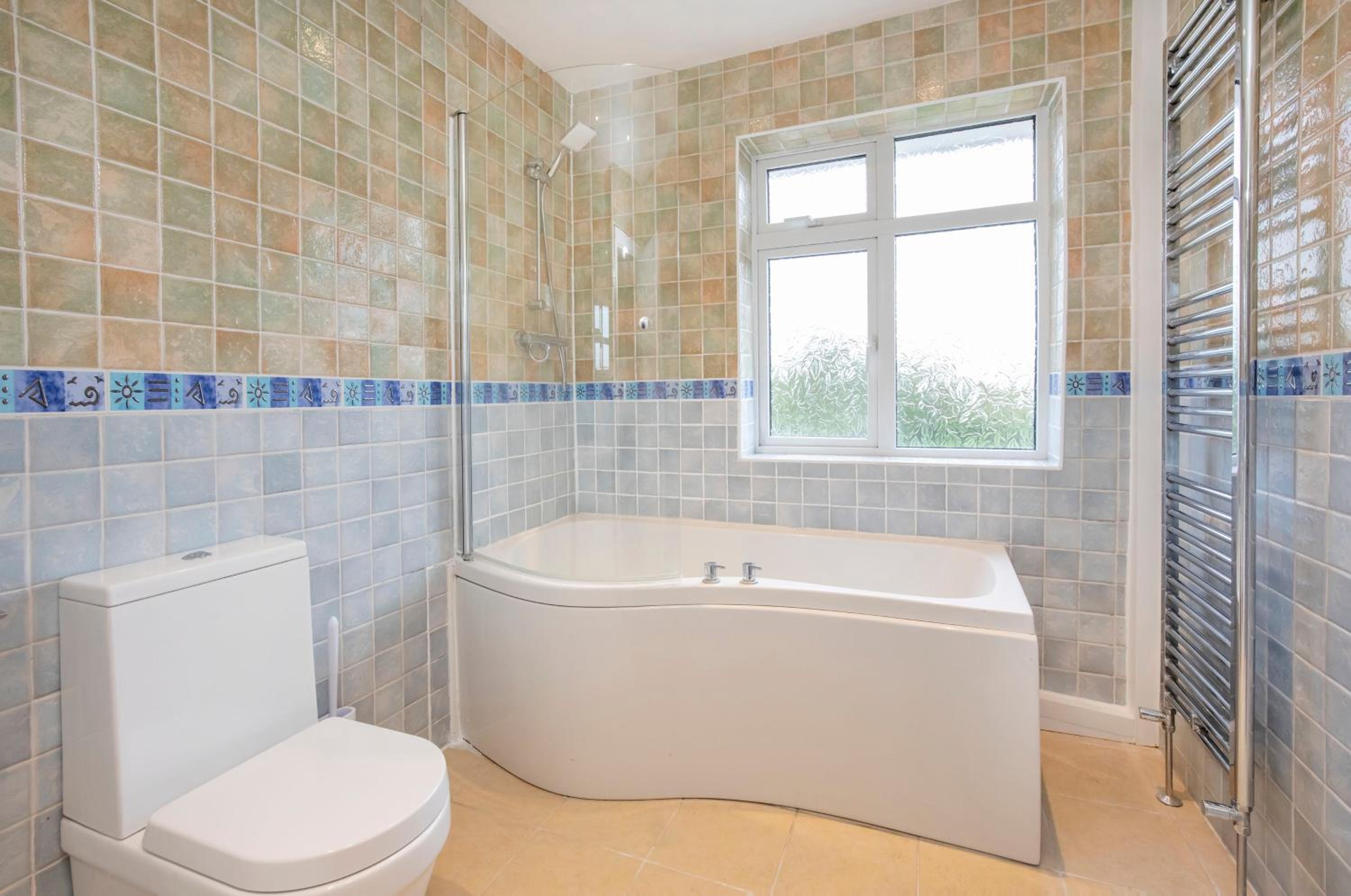 Six Bedroom Property - Five Bedroom Main House with One Bedroom Garden Bungalow - York Centre view 4