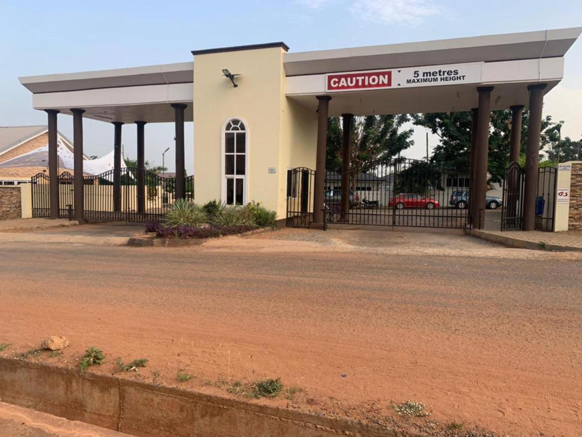 Remarkable 2-Bed House in Danfa Oyarifa view 3