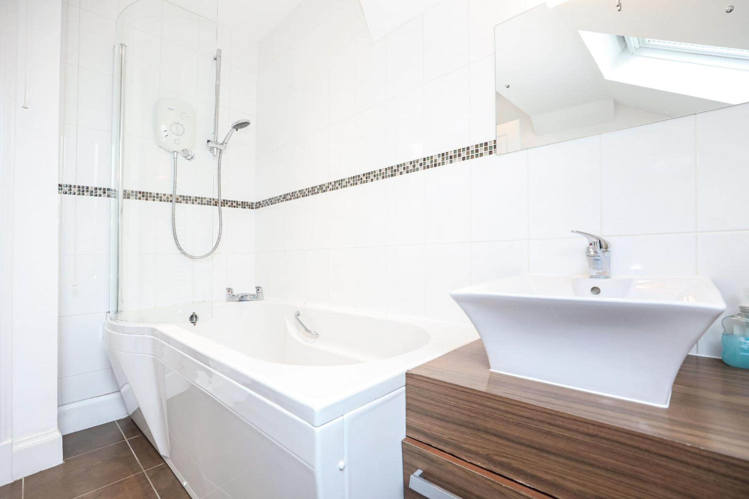 Luxury 3 Bed Royal Mile Apartment view 2