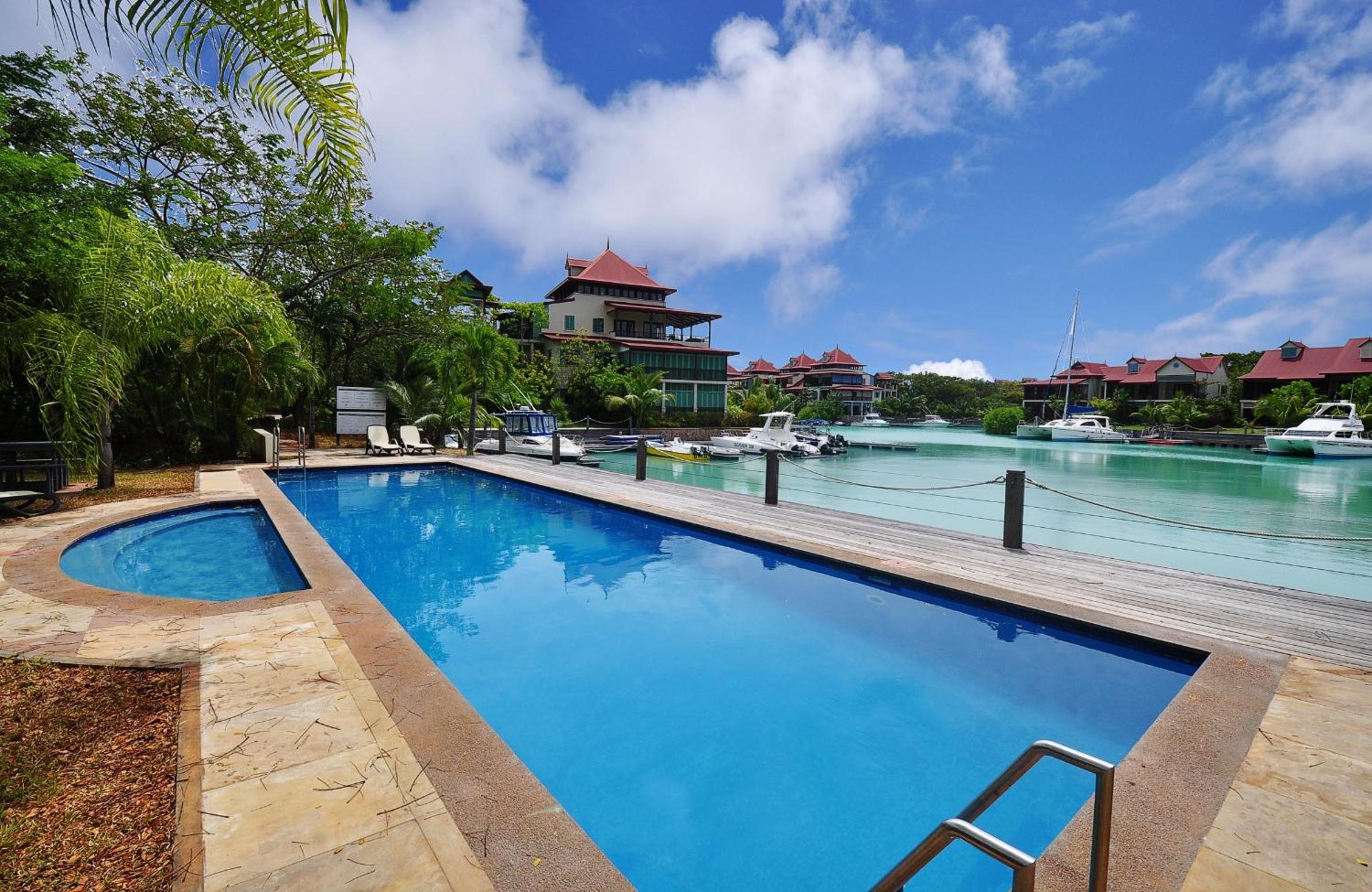 Eden Island, Beach front, Luxury, 3 Bed Ensuite, WiFi