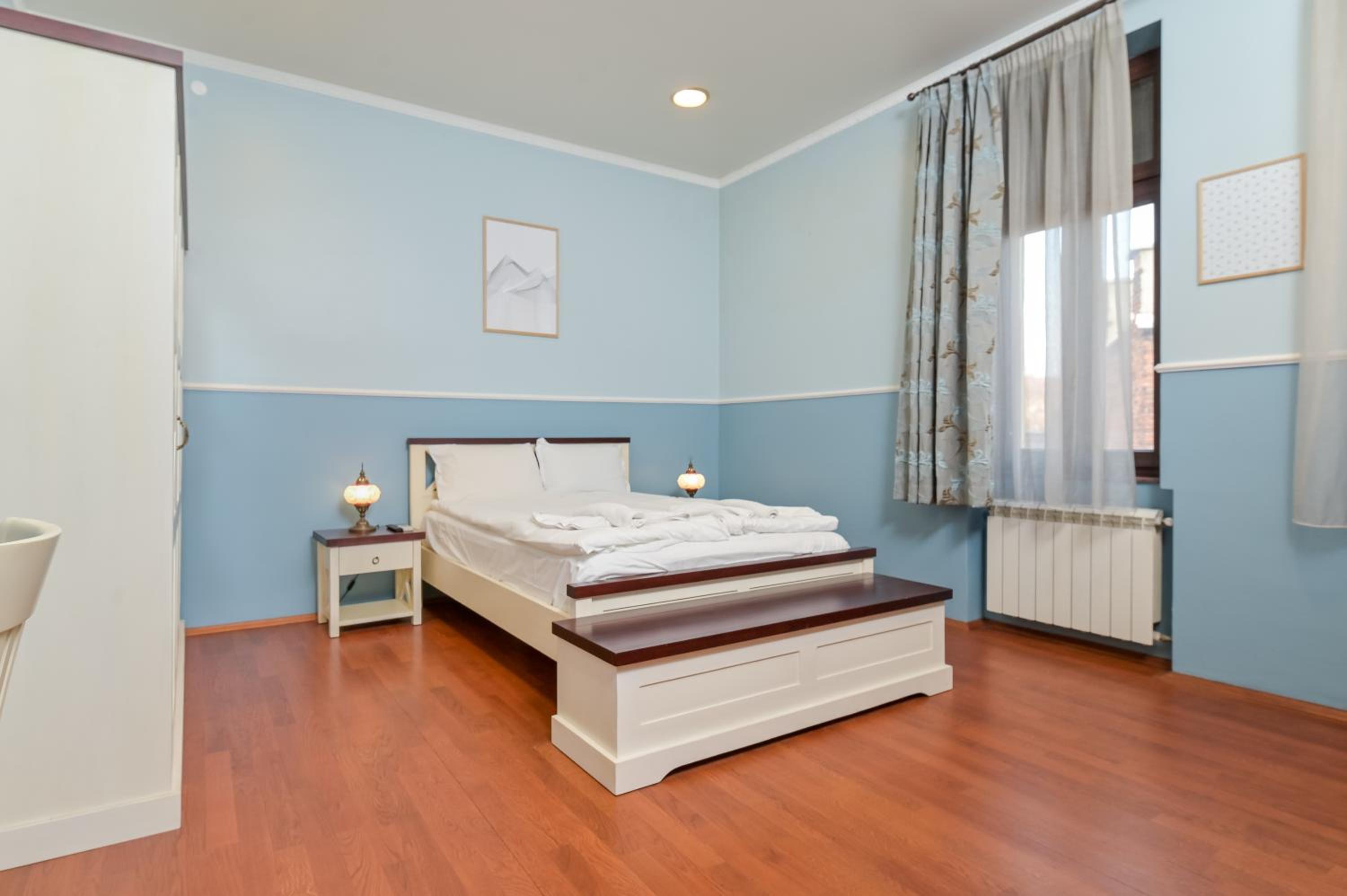 Colorful & Elegant 2BD Flat - Premium Central Stay by Flat Mаnager view 2