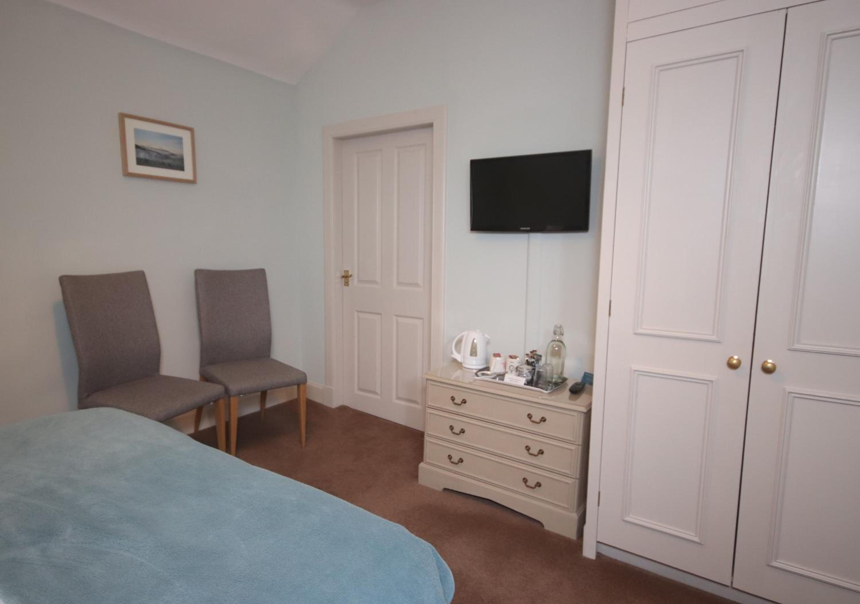 Inglestone House Guest House