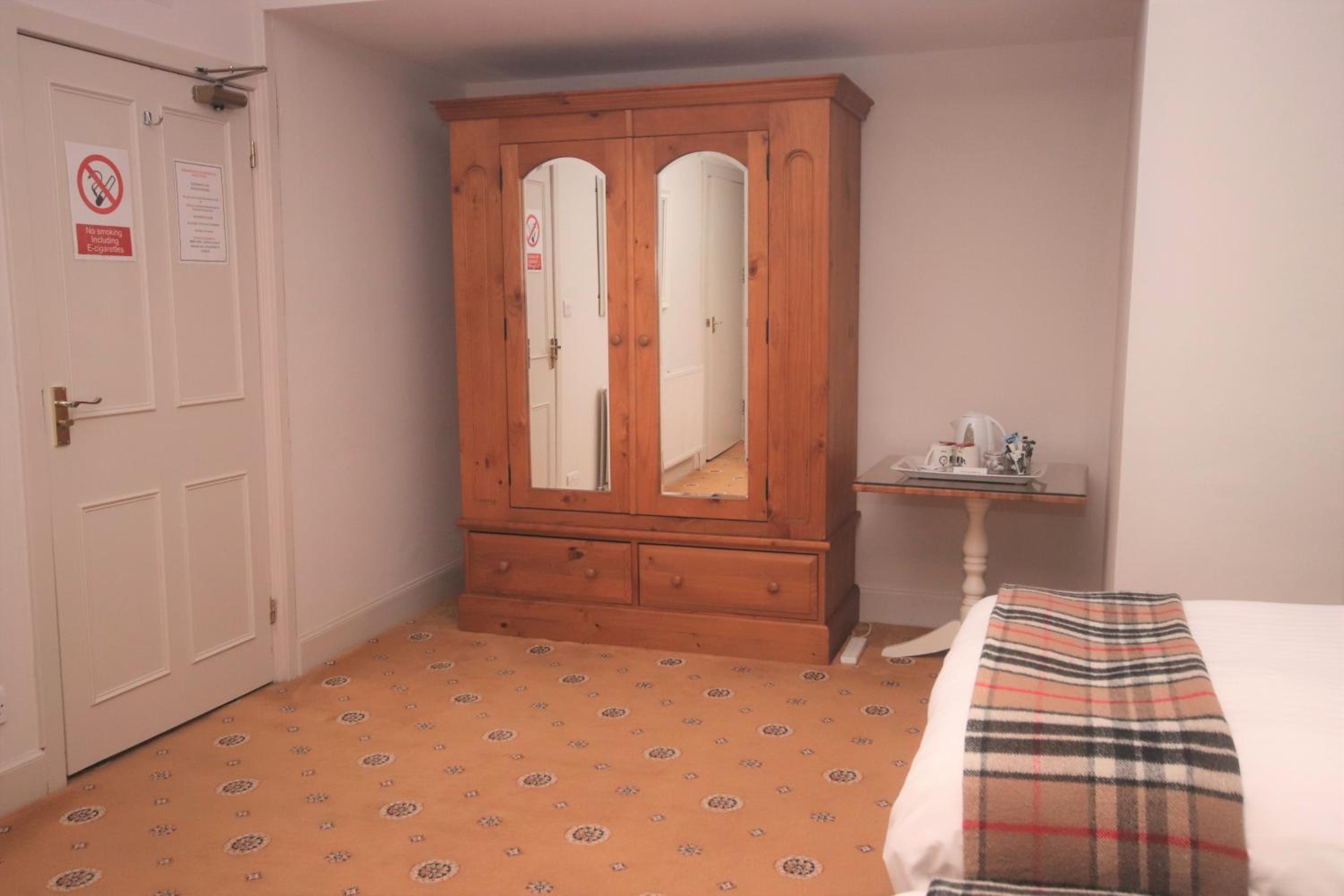 Inglestone House Guest House