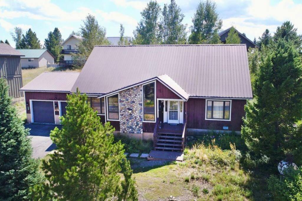 Wapiti View 6-Bedroom Cabin 28mins to Yellowstone view 2